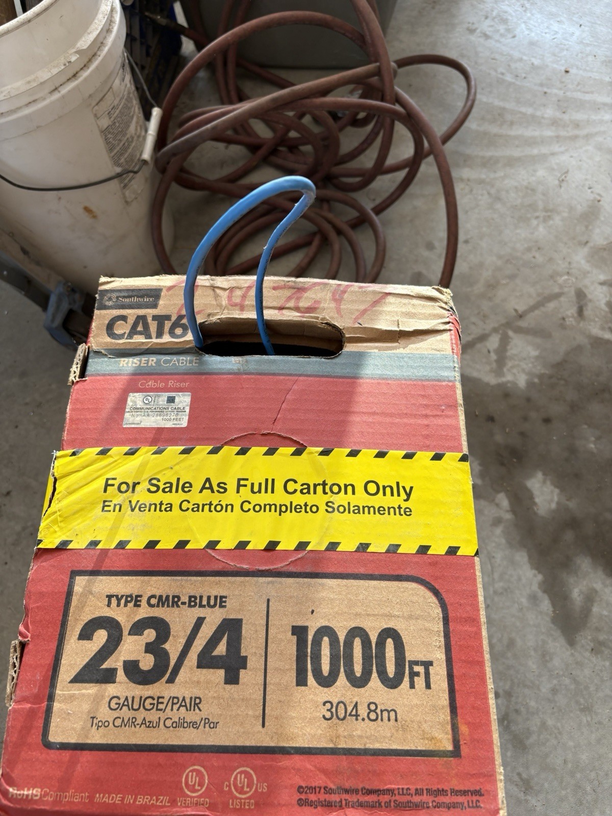 Southwire Cat6 CMR Riser Cable Blue 23/4 700 ft of wire