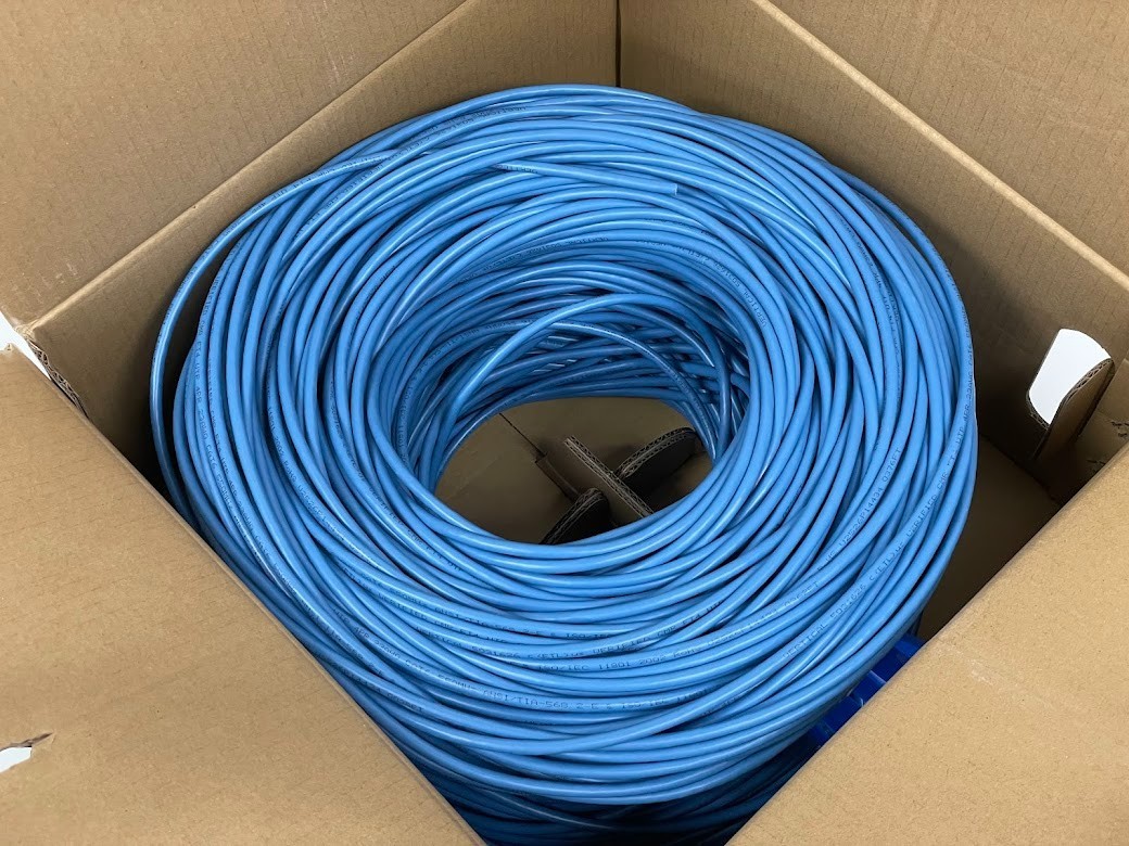 Vertical Cable 060 Series Cat6 550 MHz UTP 23AWG Solid Bare Copper 1000ft – Blue