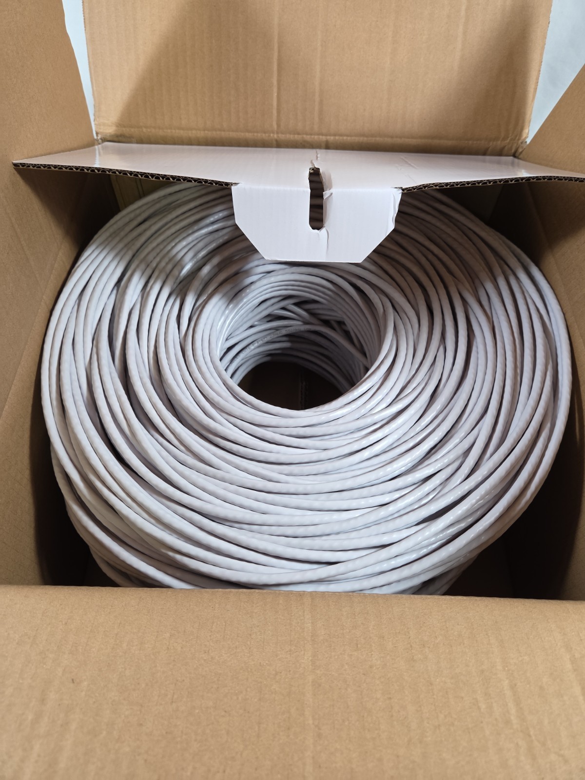 Wolf Cables Heavy-Duty CAT6 Plenum Cable 1000ft | UTP, 23AWG, 550MHz White