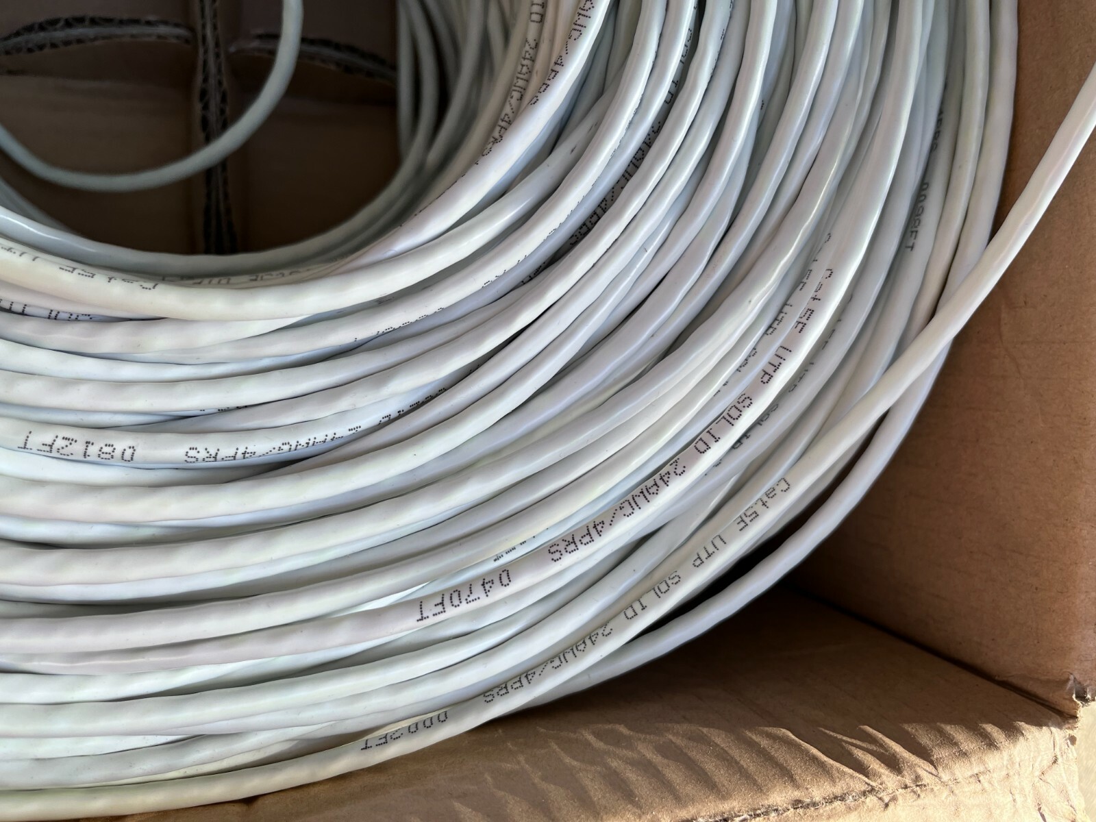 1000ft Category 5e Solid 4/UTP Ethernet LAN Cable 24AWG Network CAT5 White