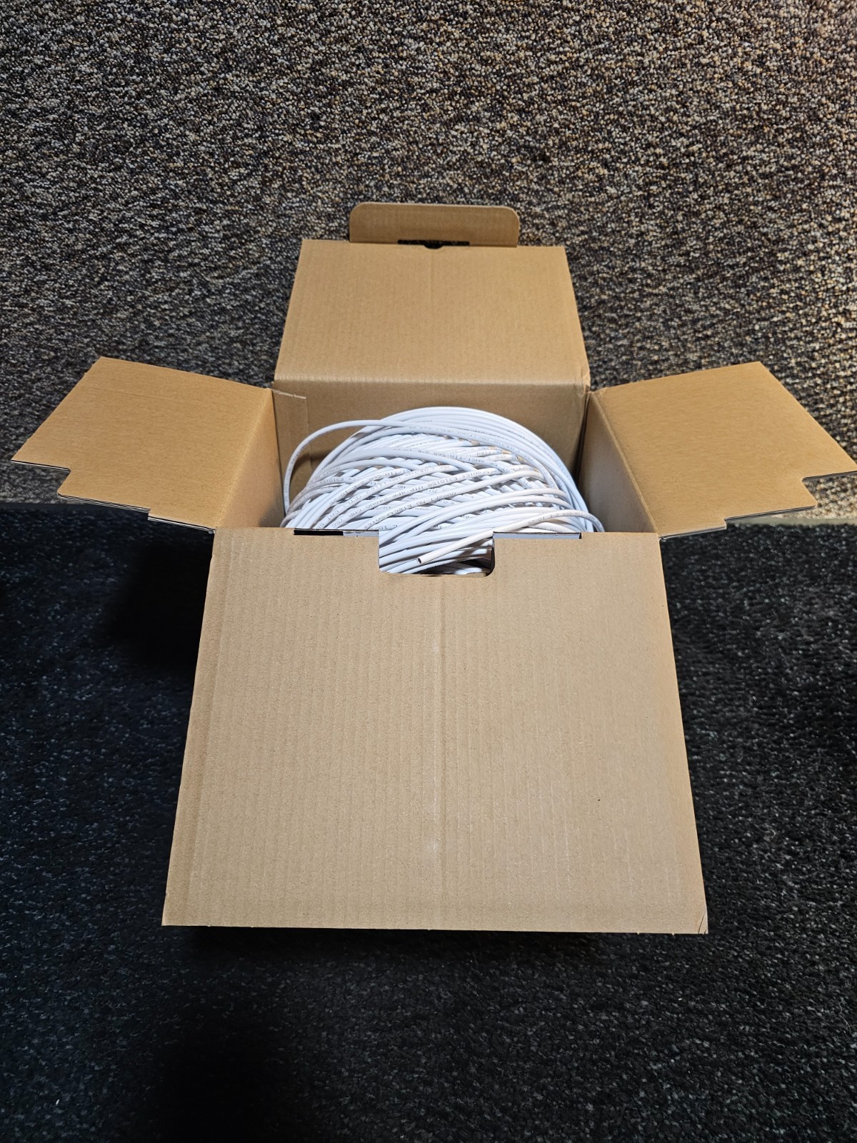 500FT MG Electronics UTP CAT 5e 100MHz CMR/CMX 75C Solid Copper Ethernet Cable