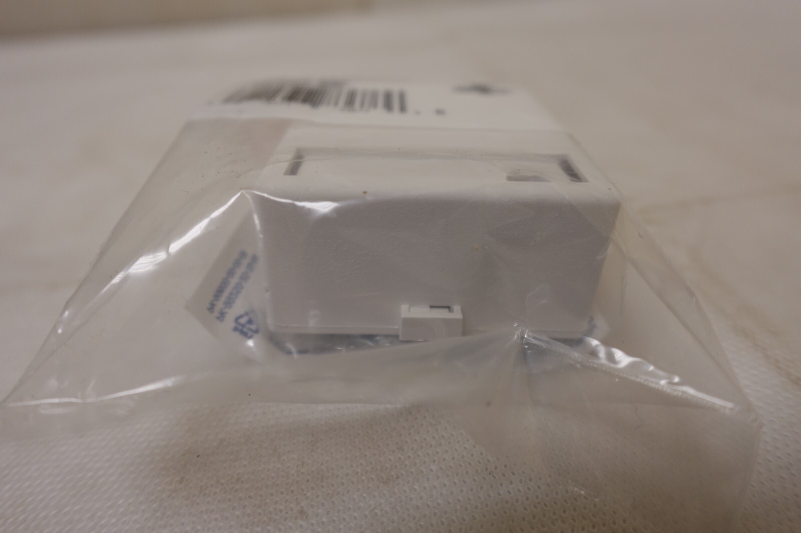 41089-2WP Leviton Surface-Mount QuickPort Box, 2-Port, White – 25 PACK
