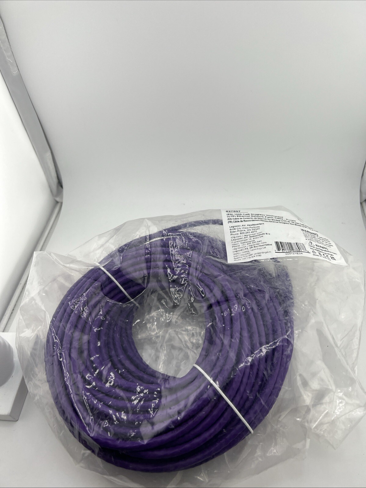 C2G 27807 100FT CAT6 Snagless Unshielded (UTP) Ethernet Network Patch Cable Pur