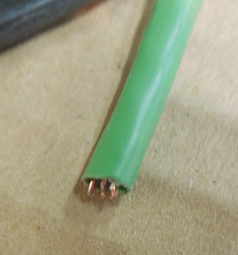 UNKNOWN BRAND GREEN CABLE 5AE244UTPM3E, CAT5E, 24 AWG, 4UTF