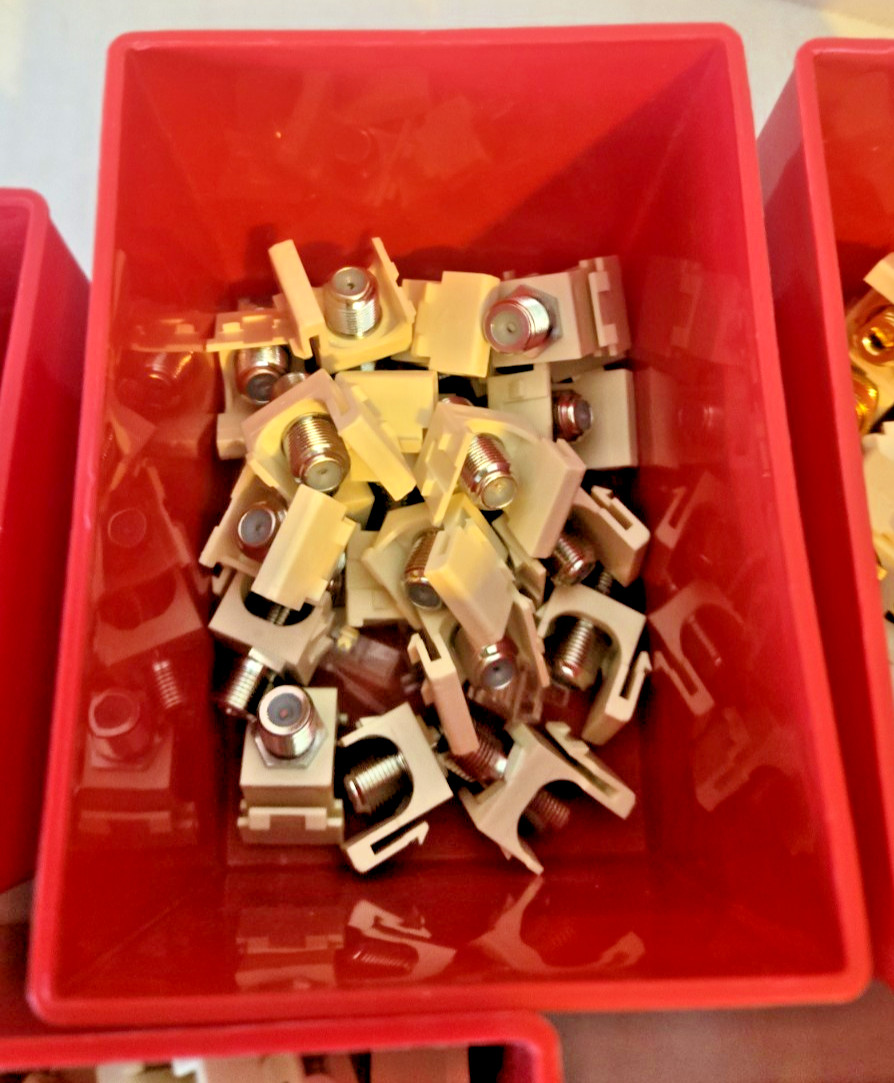 CAT 5E ETHERNET PLUGS MODULAR DATA PLUG HOOK UPS ETHERNET MISCELLANEOUS LOT Q