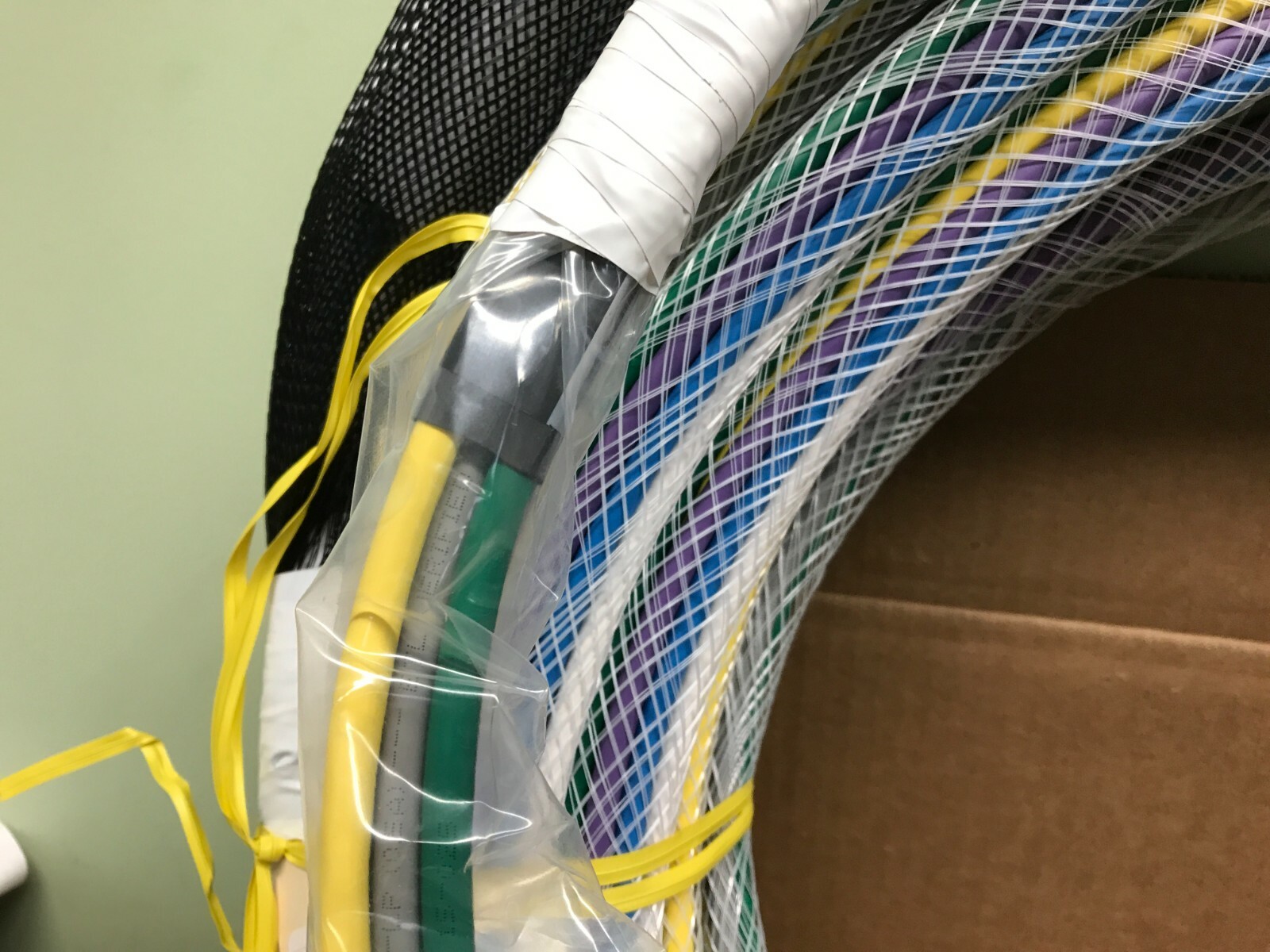 ANIXTER SCTA, 6 CBL, MULTICOLOR, CAT 6A XTP UTP CABLE 100 FT