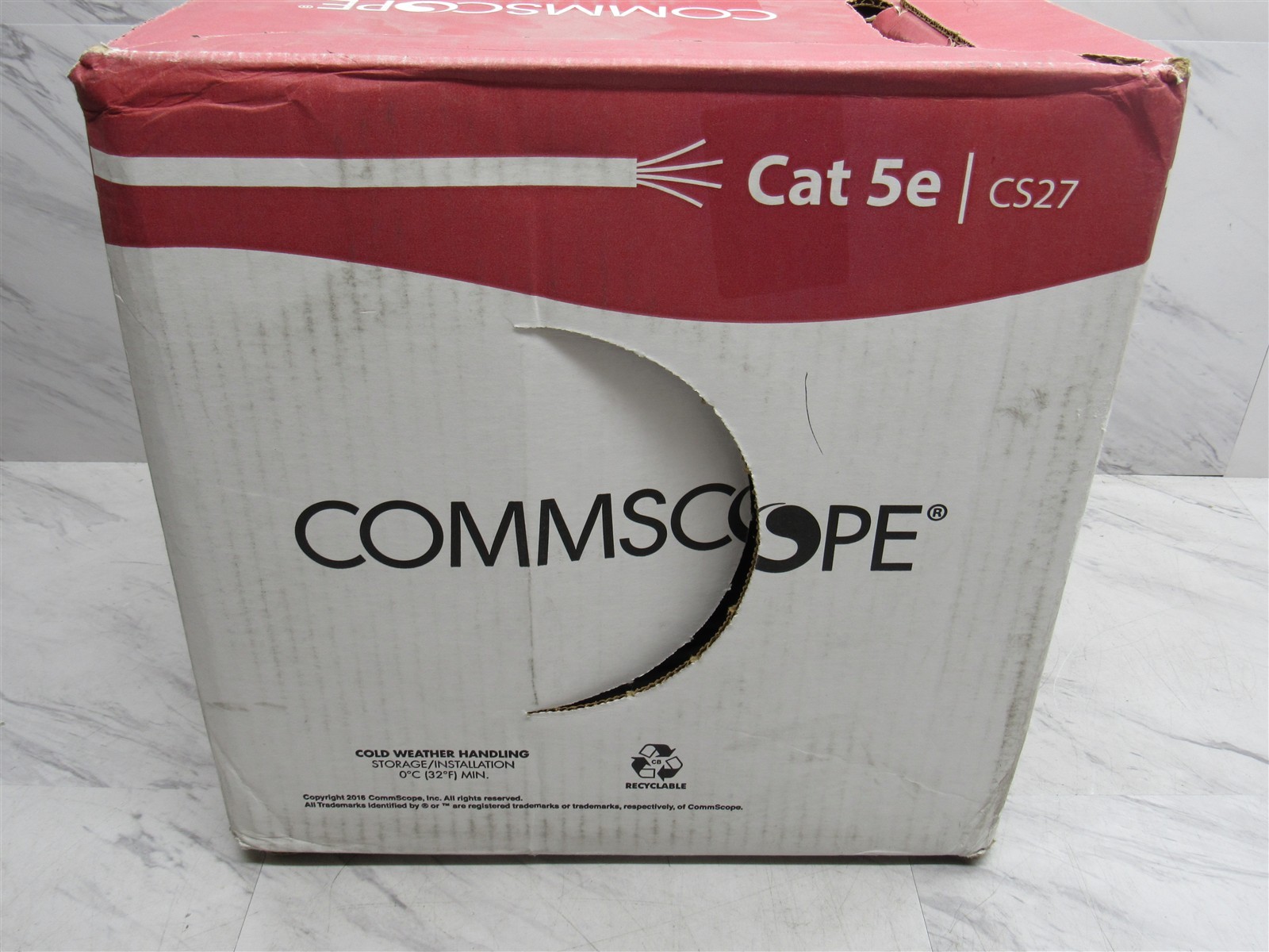 NEW CommScope Cat5e Ethernet Cable 1000 ft White 874046714/10 CS27P 4/24 U/UTP