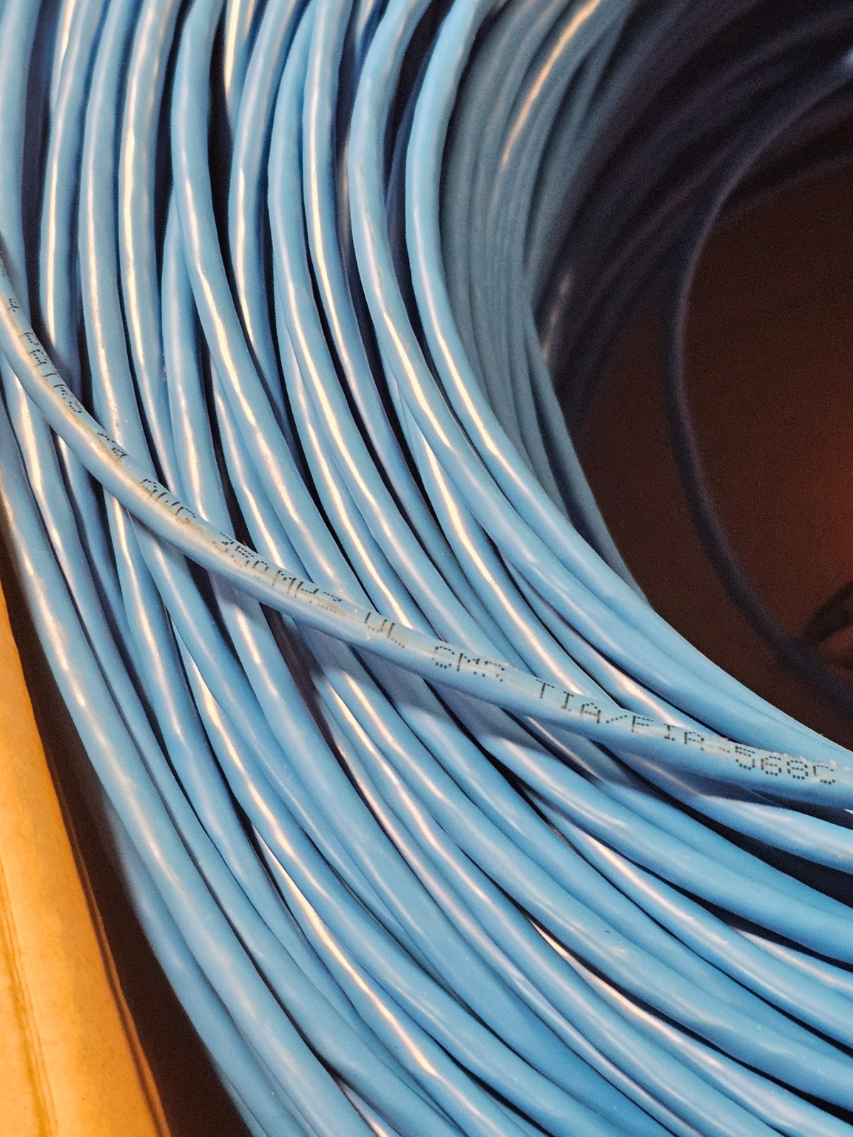 Communication Cable C5CU1000CMR 1000′ UTP Cat5e Copper 350Mhz ETL Riser Rated
