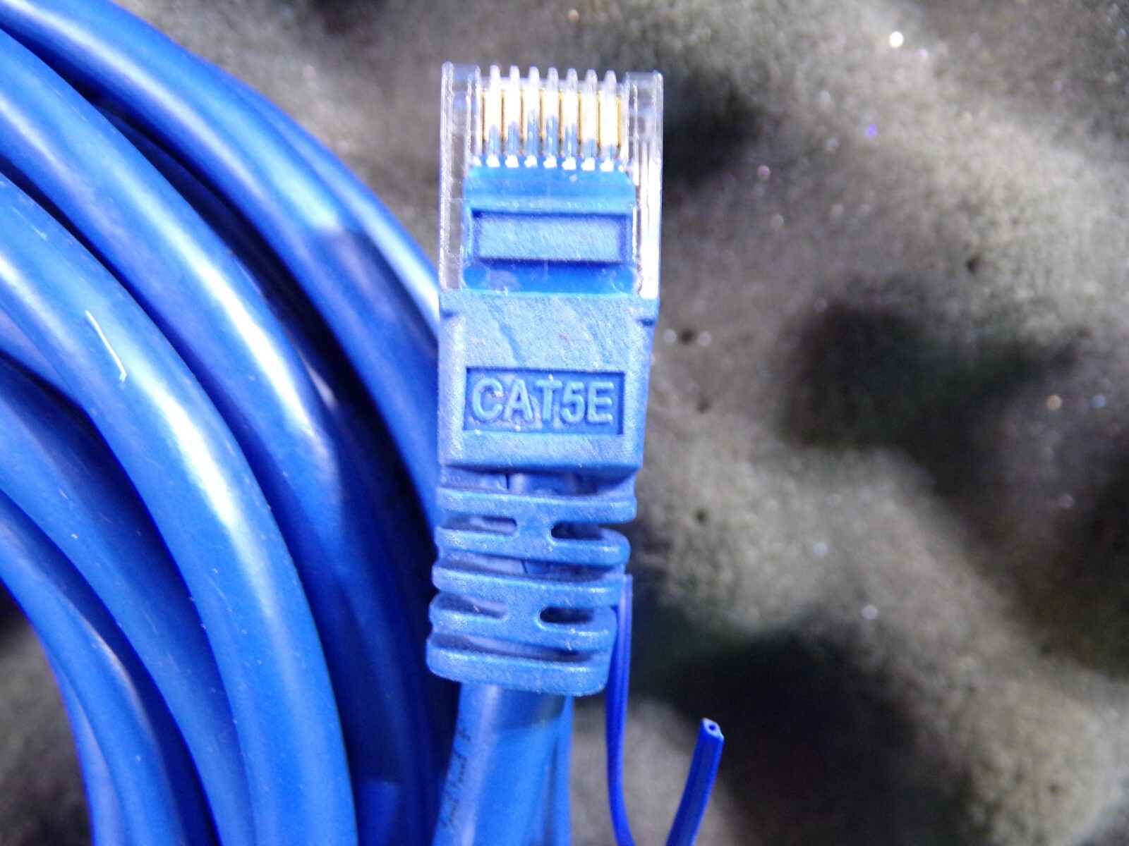 MONOPRICE 140 Voice and Data Patch Cord, CAT5E, 25ft Lg, BLUE (G)