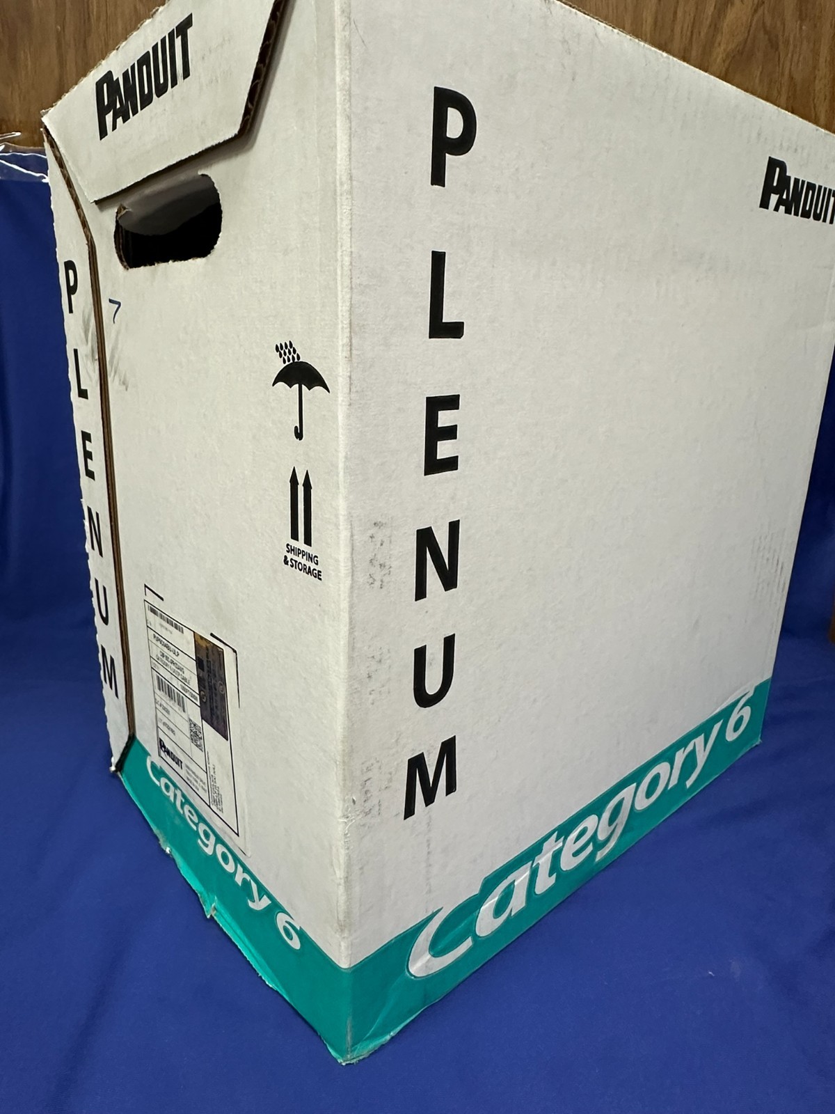 Panduit Cat6 Plenum PUP6C04BU-ULP CMP 23AWG Blue Network Cable 1000 FT Pull Box