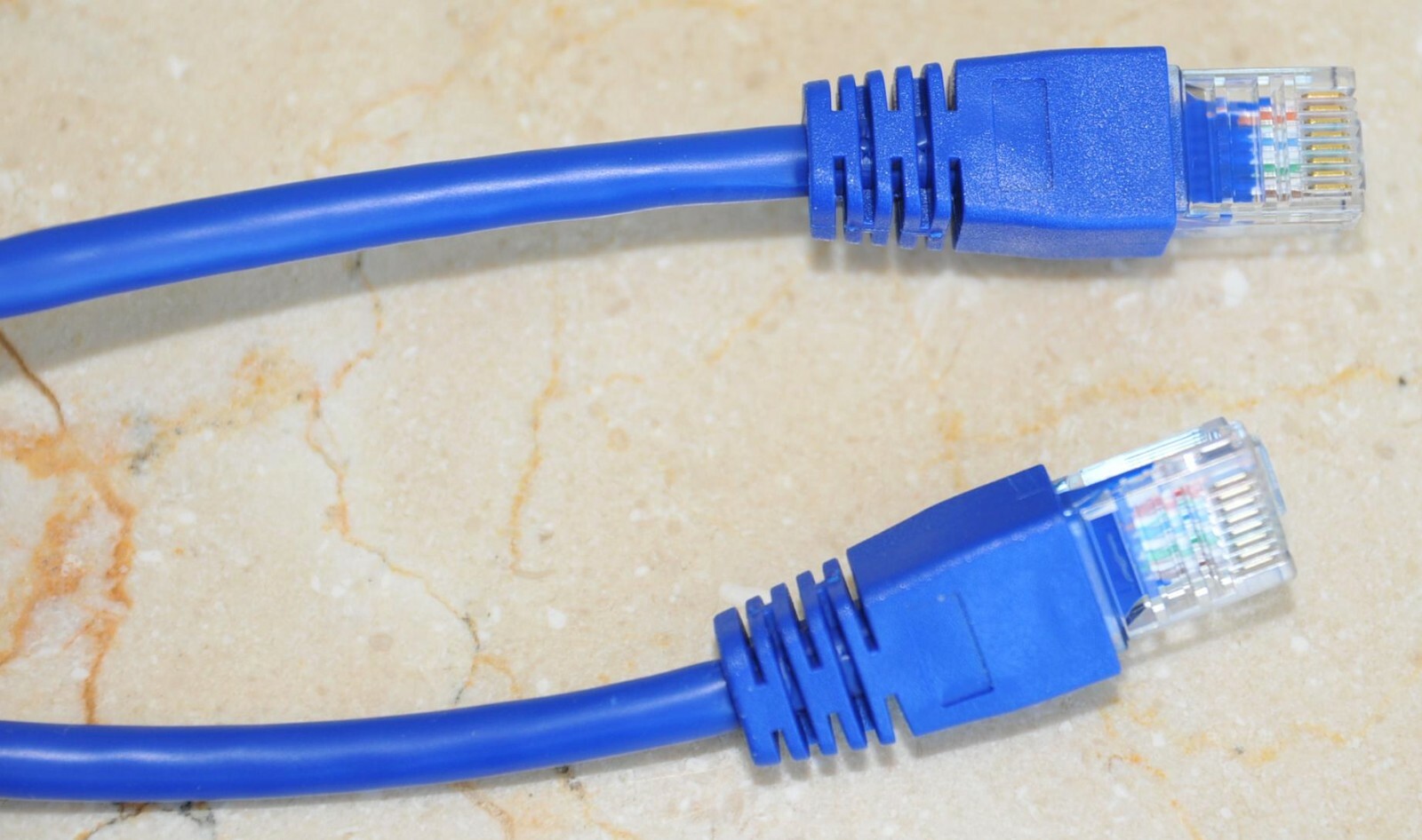 C2G 7 FT CAT6 SNAGLESS SHIELDED UTP NETWORK PATCH ETHERNET CABLE 550 MHz RJ45