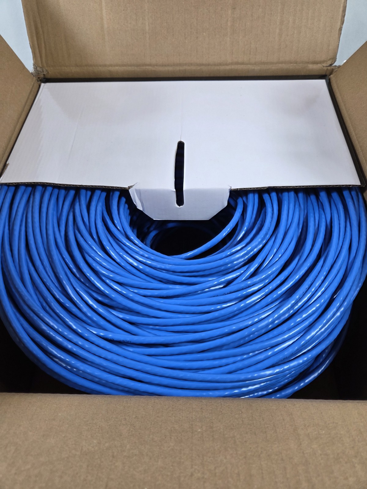 Wolf Cables Heavy-Duty CAT6 Plenum Cable 1000ft | UTP, 23AWG, 550MHz Blue