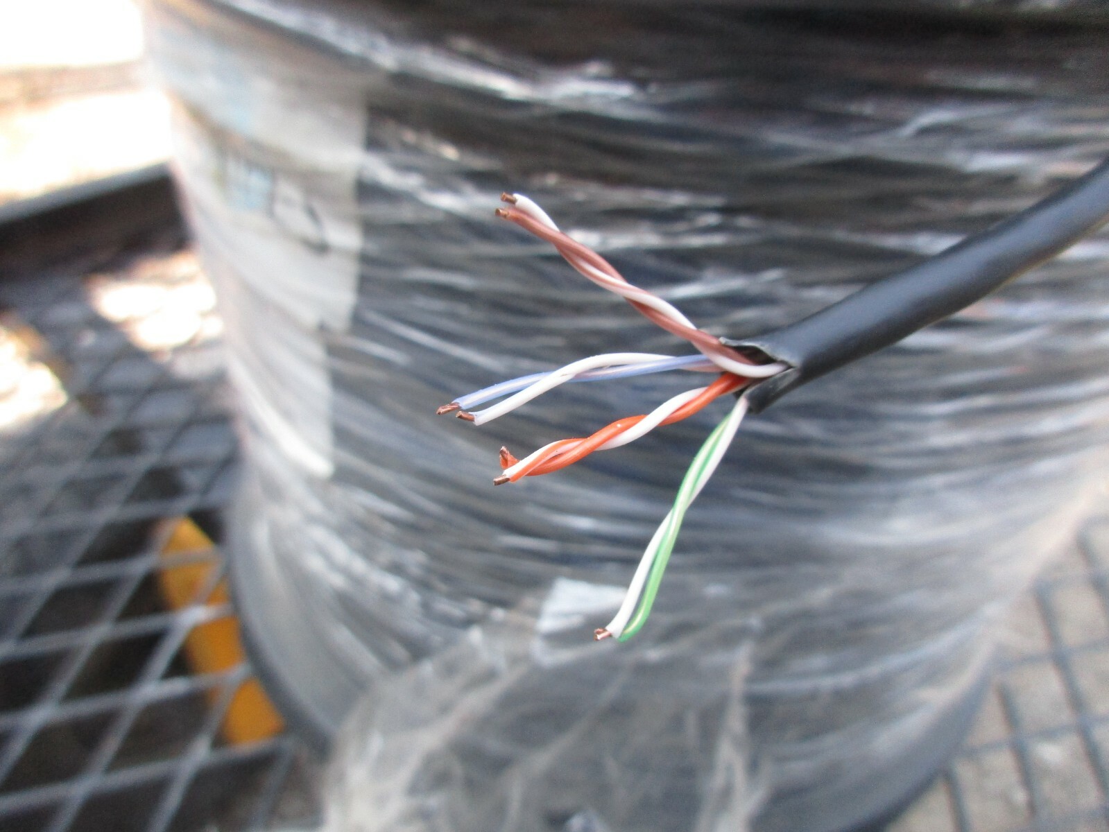 2000′ 4 pair 24AWG solid 100% copper wire