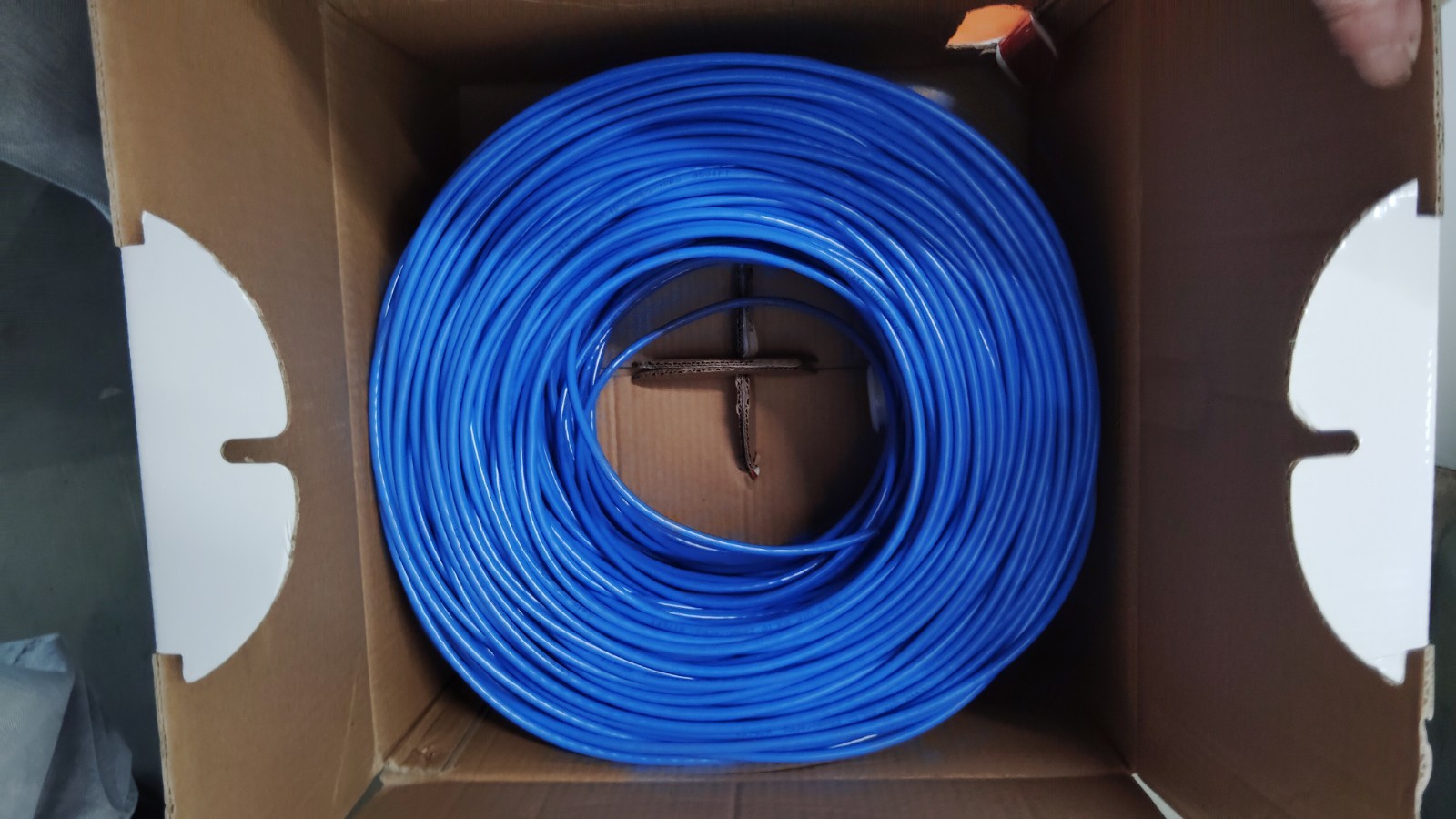 CAT6 1000FT UTP Blue Color Cable 4pair 23AWG Premium Communication Cable
