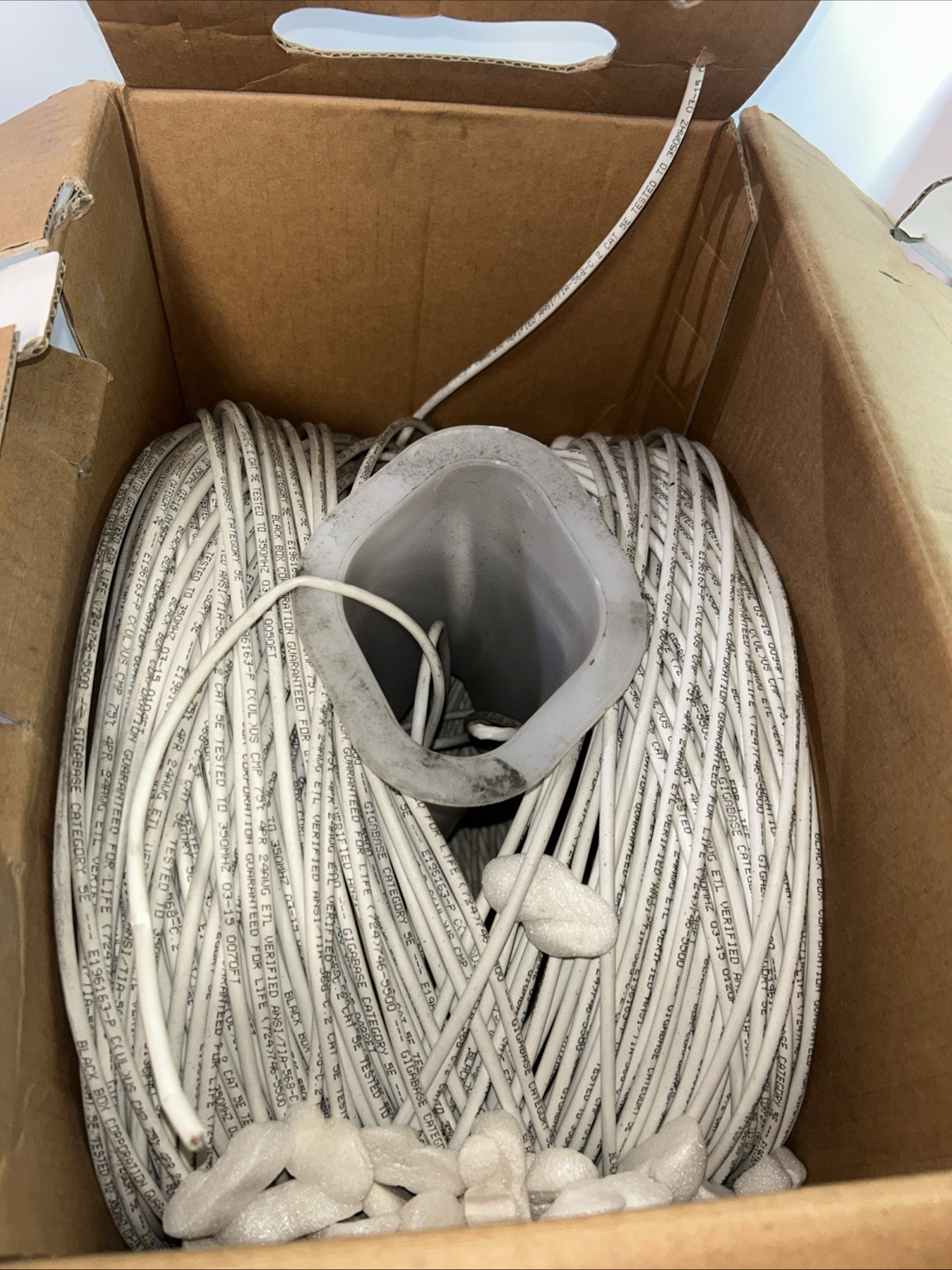 Black Box EYN852A-PB-1000, GigaBase CAT5e Cable