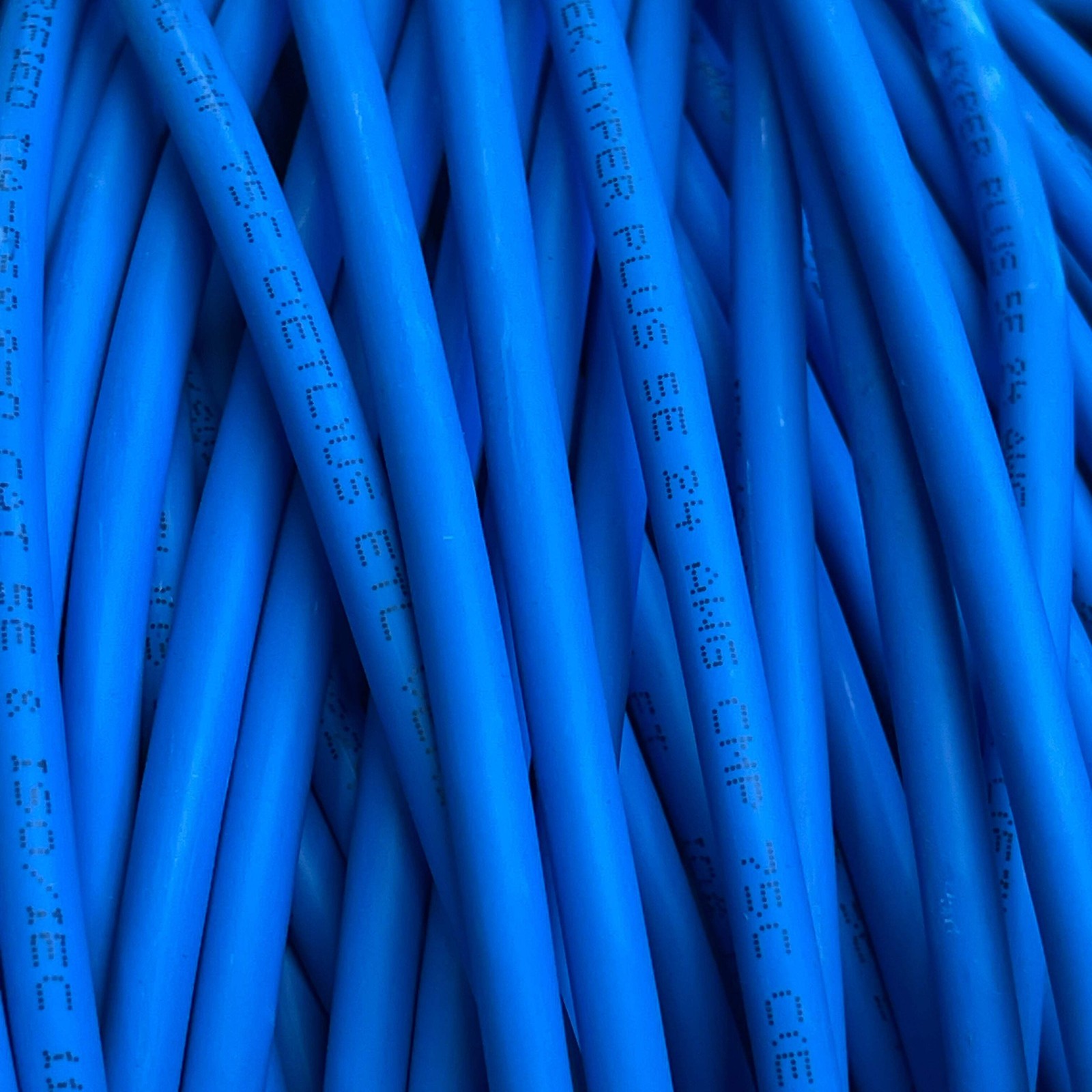 BERK-TEK Hyper Plus 5e Cat 5e UTP Cable 1000′ Blue 10032227