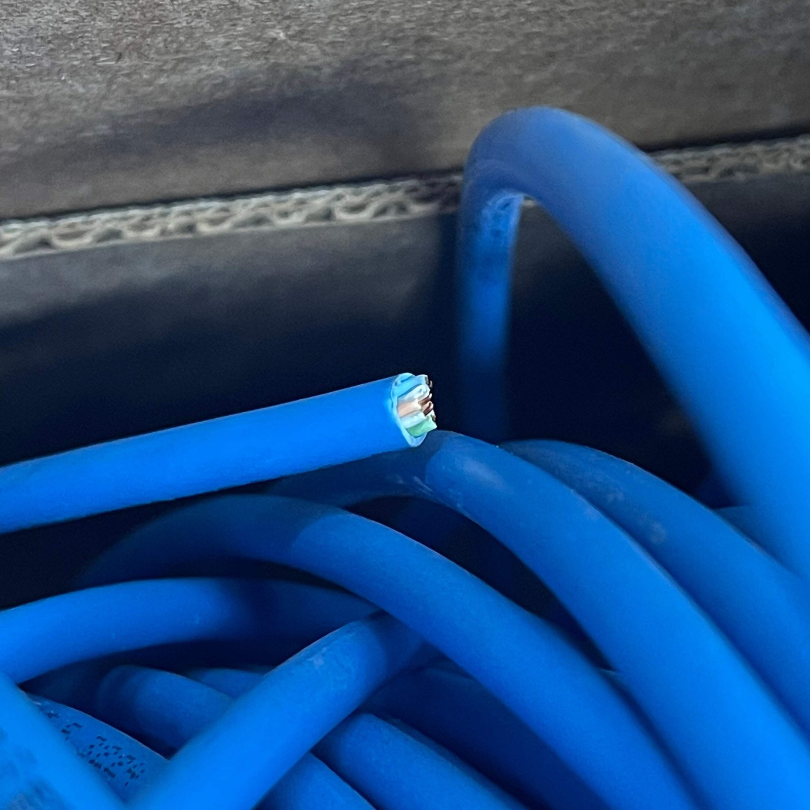 BERK-TEK Hyper Plus 5e Cat 5e UTP Cable 1000′ Blue 10032227