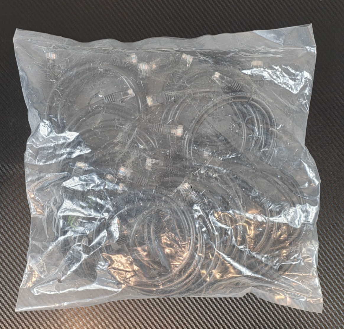 Gear It Category 6 Patch Cable ( UTP) 550 MHz 3ft Ethernet Cable 24 Pack Black