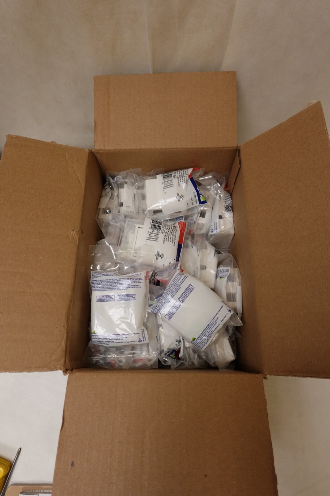 41089-2WP Leviton Surface-Mount QuickPort Box, 2-Port, White – 25 PACK