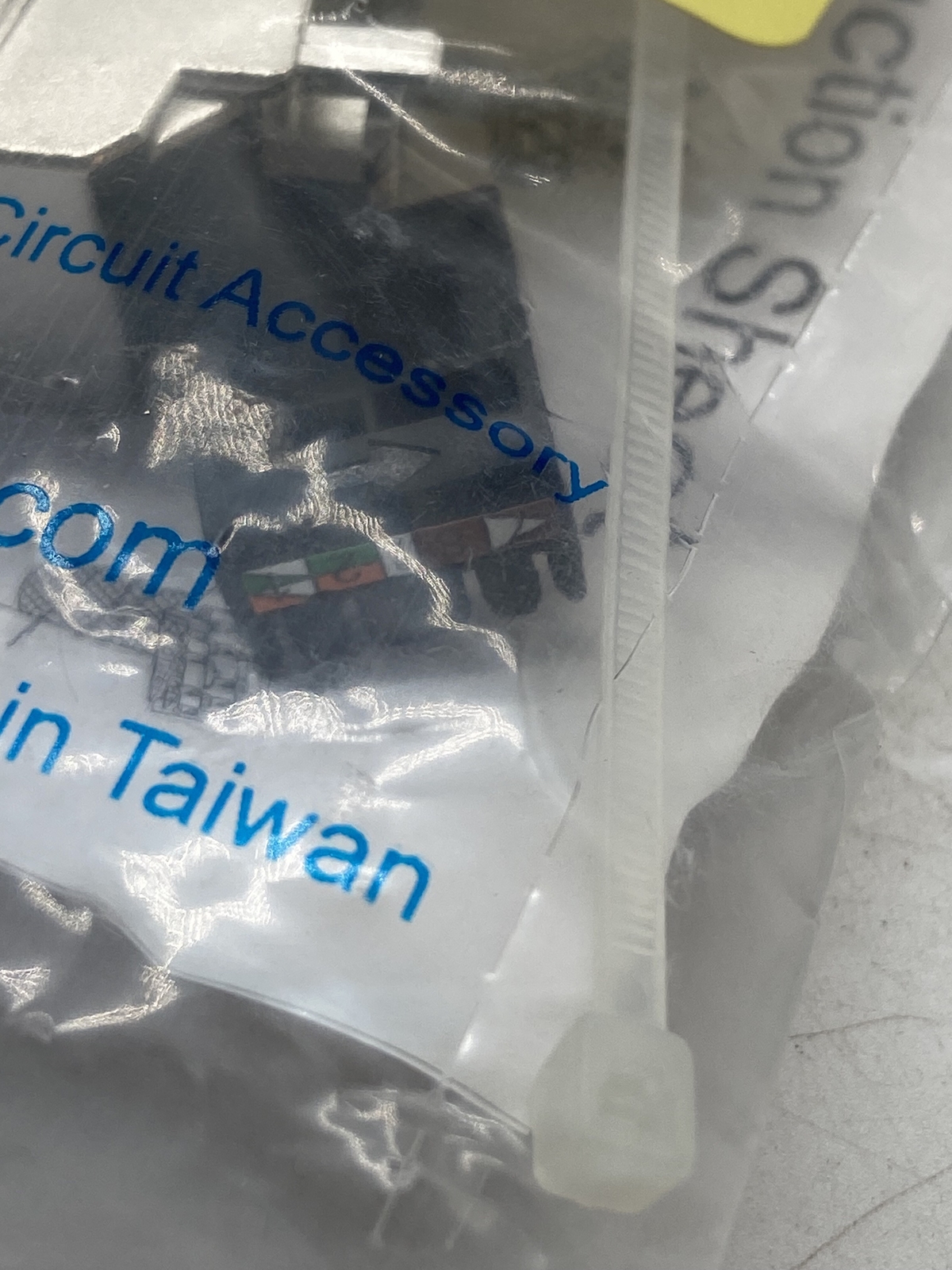 New Sealed Dynacom 10606AS Sheilded Cat6A Data Jack Free Shipping