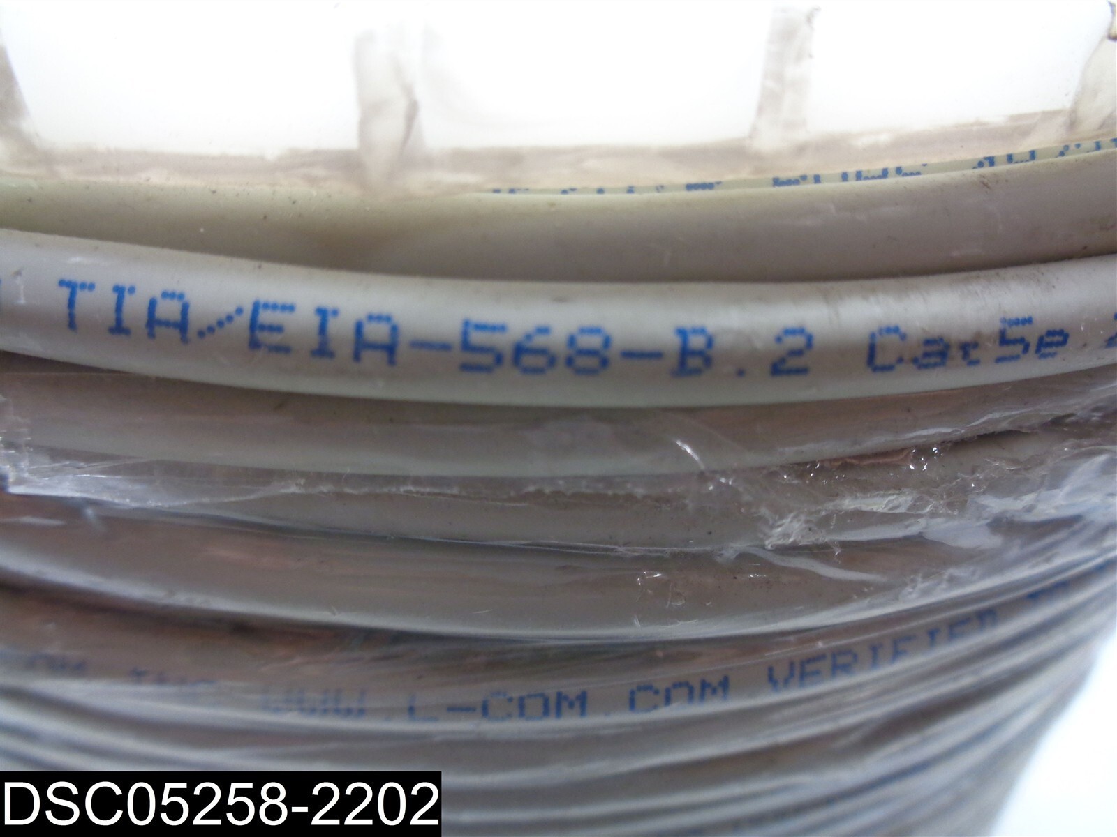 QTY=1000 Feet: L-Com TIA/EIA-568-B.2 CAT5E 26AWG LSZH 48/21 Cable Cord