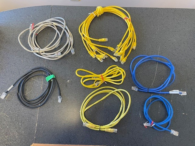 Lot of 15 CAT5 cables, various lengths (see description)
