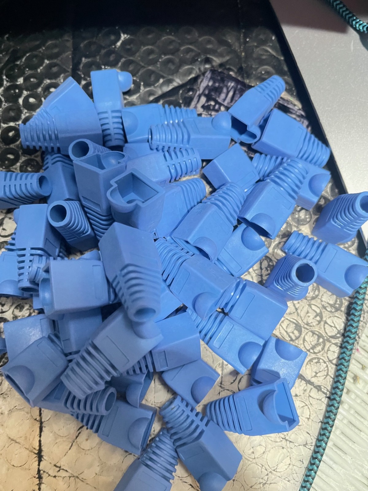 50 Cables To Go RJ45 04757 Cat5e/Cat6 End Cap Ethernet Cable Plug Cover(J10)