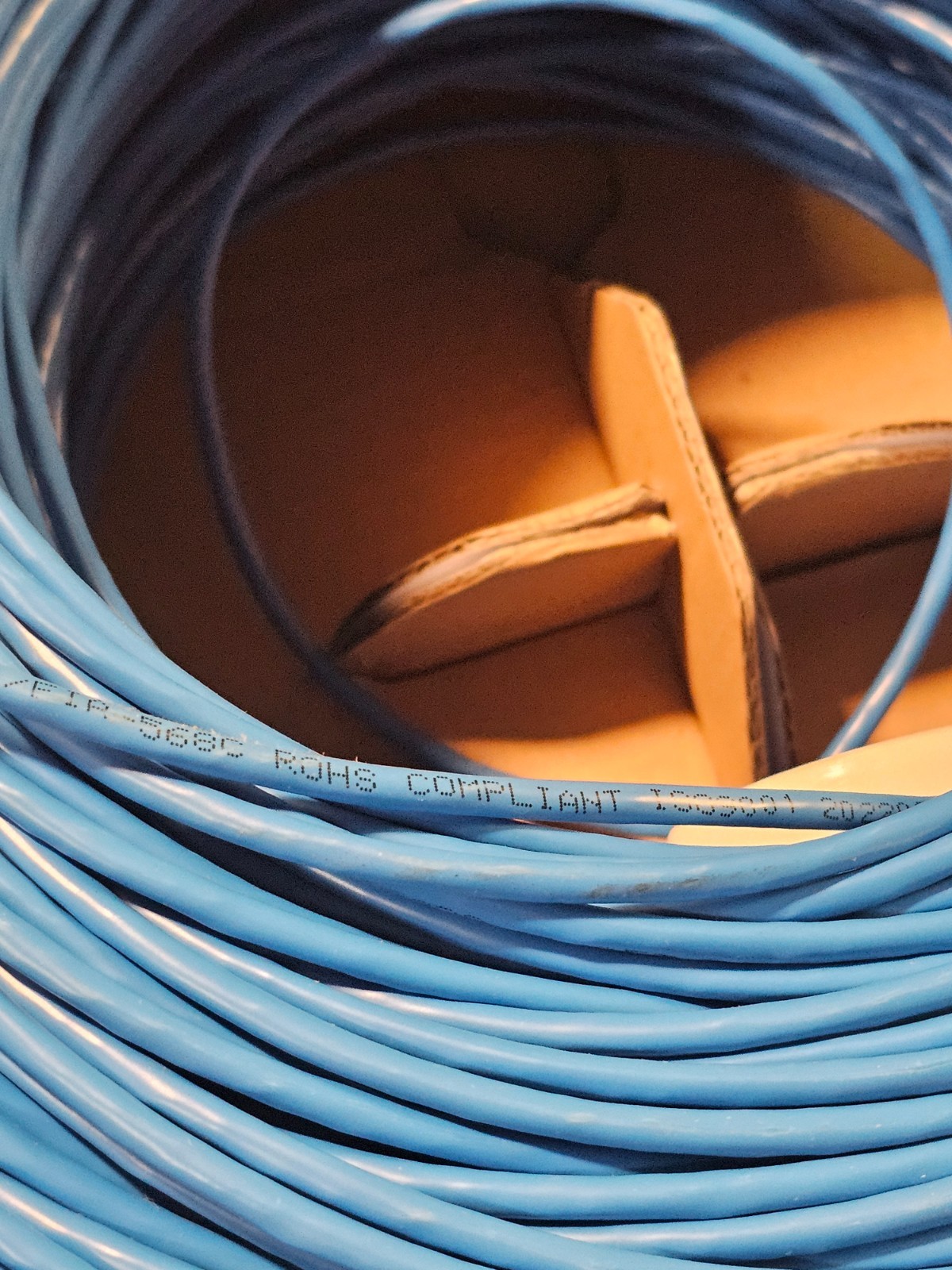 Communication Cable C5CU1000CMR 1000′ UTP Cat5e Copper 350Mhz ETL Riser Rated