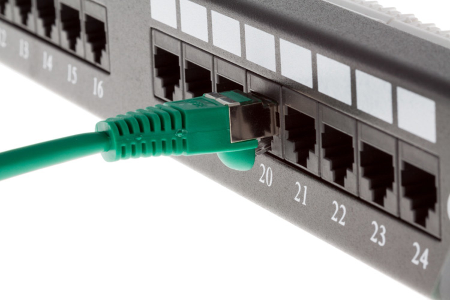 CAT5e Shielded Ethernet Patch Cable, Snagless, 100 Foot – Lifetime Warranty