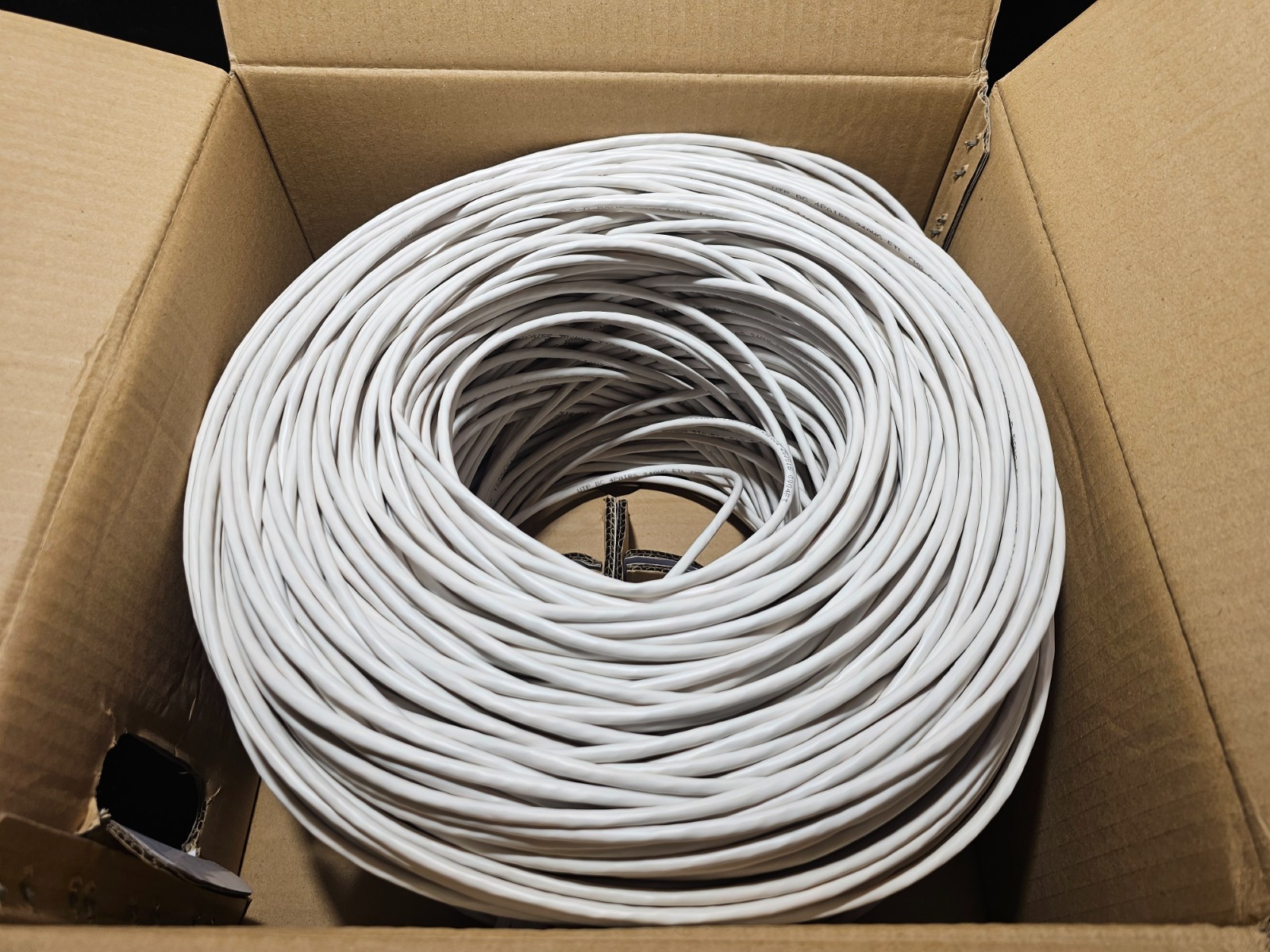 Communication Cable C5CU1000CMR 1000′ UTP Cat5e Copper 350Mhz ETL Riser Rated