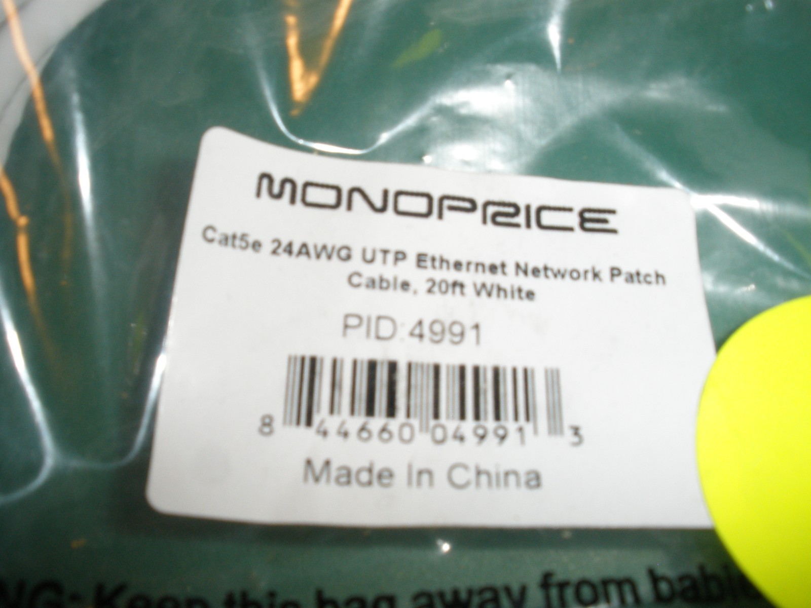 NEW Monoprice Cat5e 24AWG UTP Ethernet Network Patch Cable 20 ft White (T129)