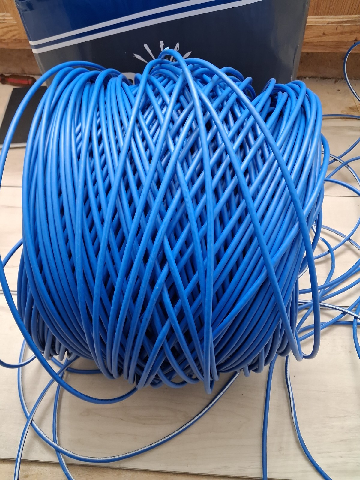 Paige 258300336 Gamechanger Plenum CMP Cat 6 UV Cable 1000 Feet Blue New