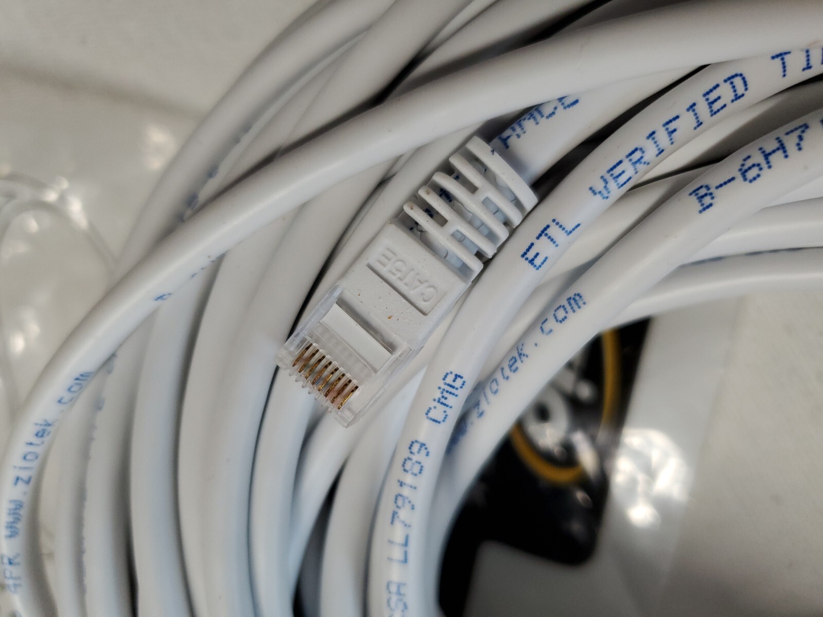Zio Tek 1195224 Cat 5 Enhanced Patch Cable White 100 Feet Open Package New