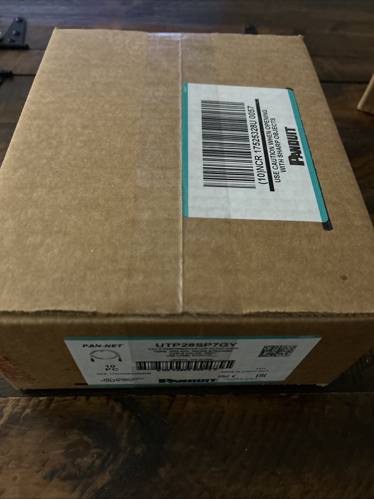 Panduit UTP28SP7GY Cat6 28 AWG Network Patch Cable, 7 Ft Gray Box of 10