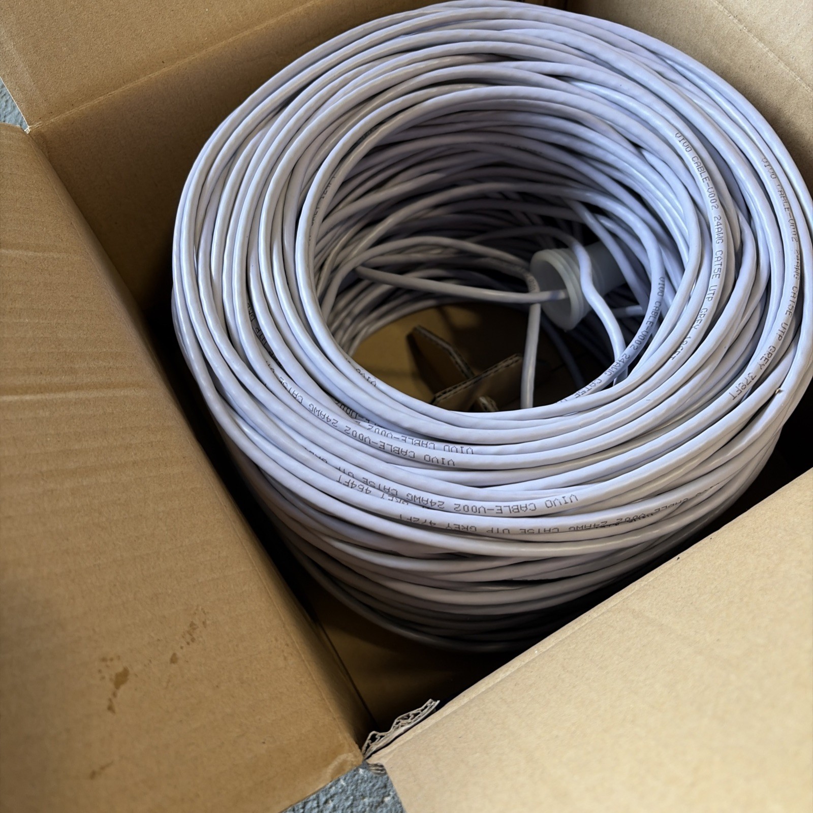 VIVO White 500ft Bulk Cat5e LAN Ethernet Cable / Wire UTP Pull Box. READ