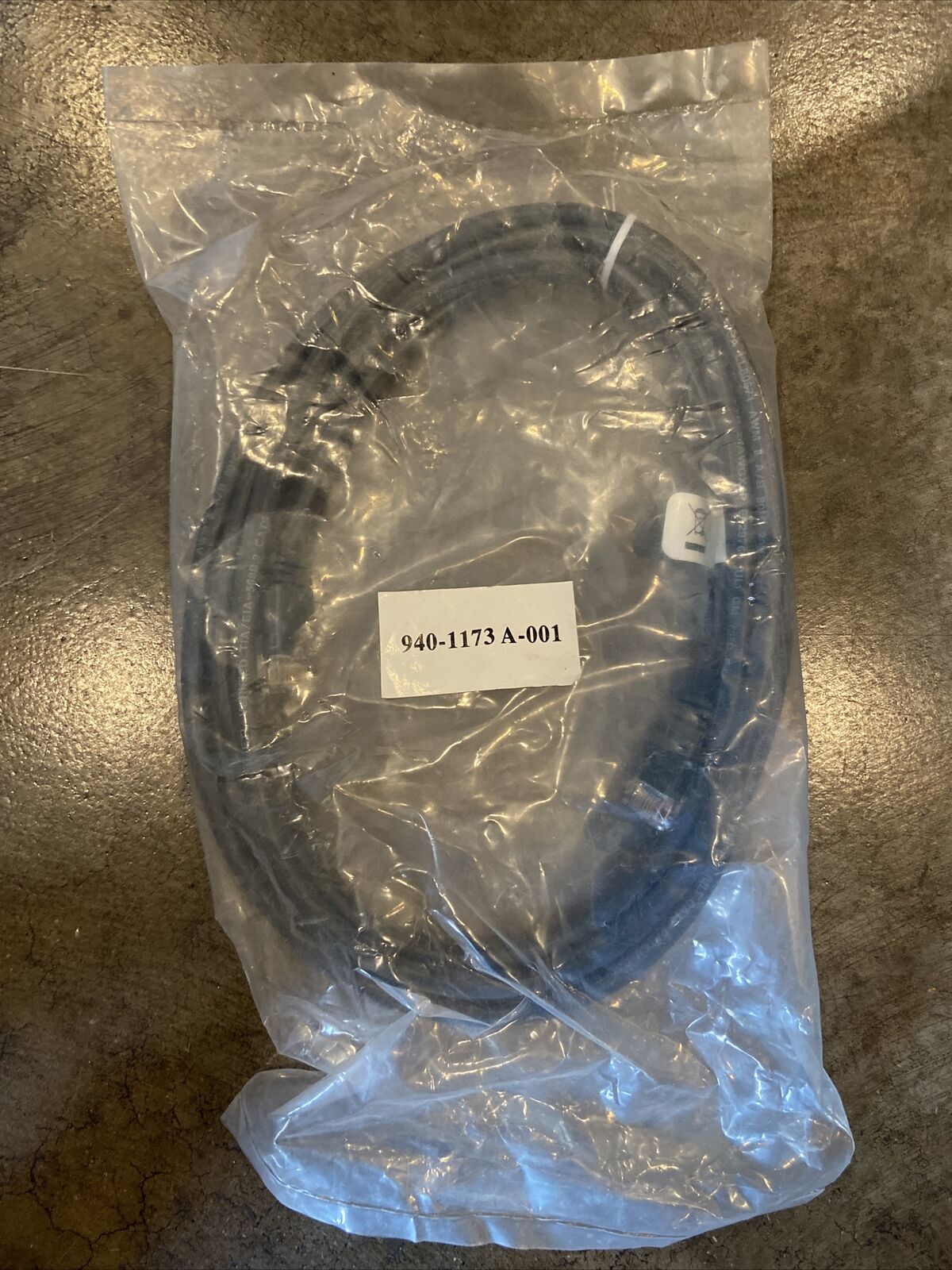 APC 940-1173A-001 Cable Cat 5E Snagless 7′ RJ45 BLK ROHS! Brand NEW!!!!!!