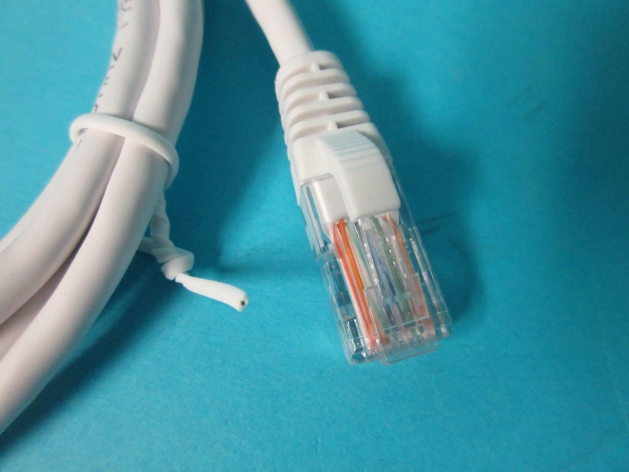 LOT OF 9 NEW QUICKTRON #77864 5 FT WHITE BOOTED CAT5E 350MHZ ROHS 570-125-005