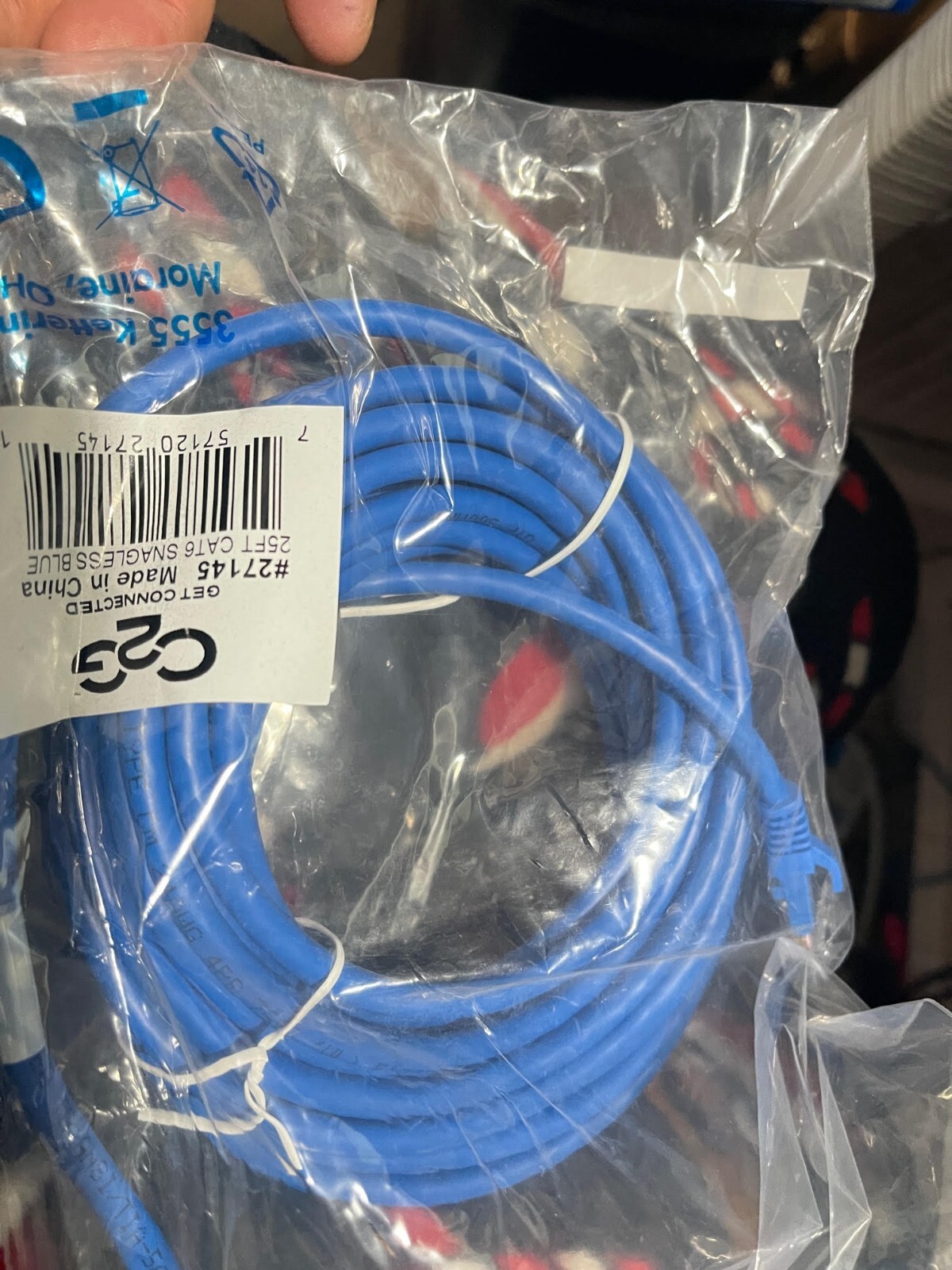 C2G #27145 25′ CAT6 Snagless BLUE Unshielded (UTP) RJ-45 Network(Z2)