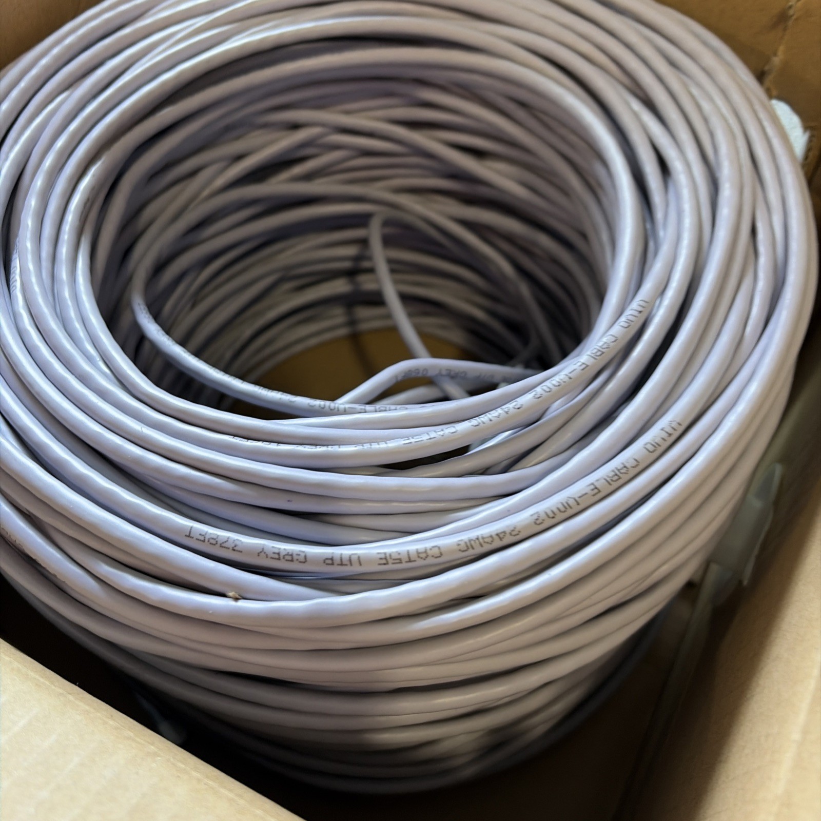 VIVO White 500ft Bulk Cat5e LAN Ethernet Cable / Wire UTP Pull Box. READ