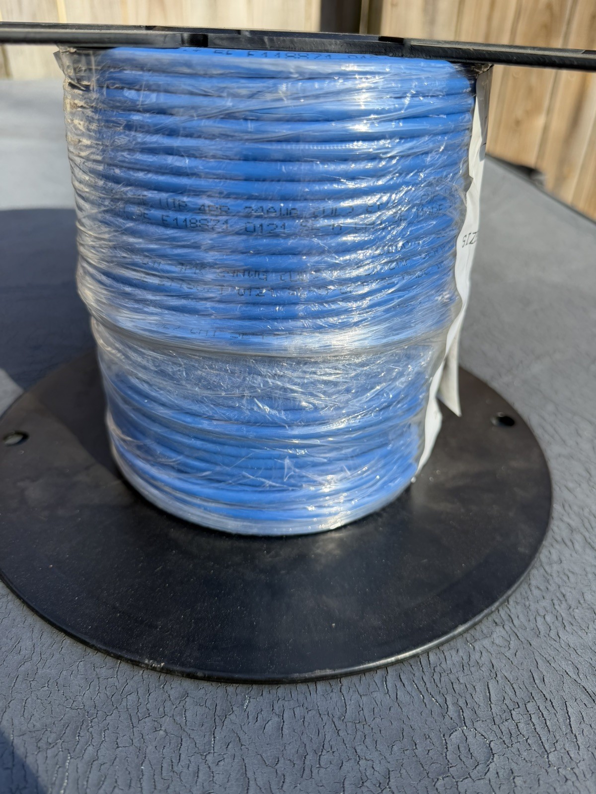 Southwire 300 ft. Blue 24/4 Solid CU CAT5e CMP (Plenum) Data Cable Roll Broken