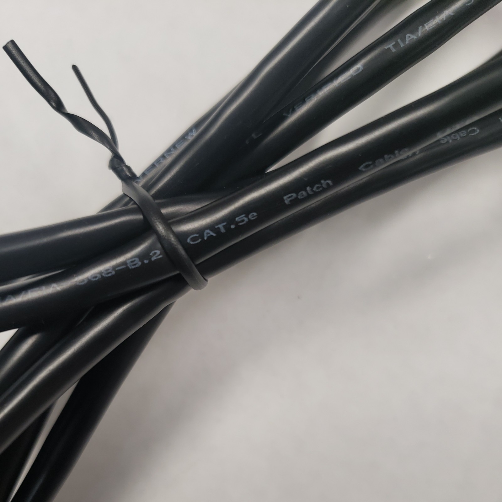 CAT5e Cable 6ft ~ TIA/EIA-568B.2 UTP~ 60° CM 24AWG ~ C-UL E201854-B ETL Verified