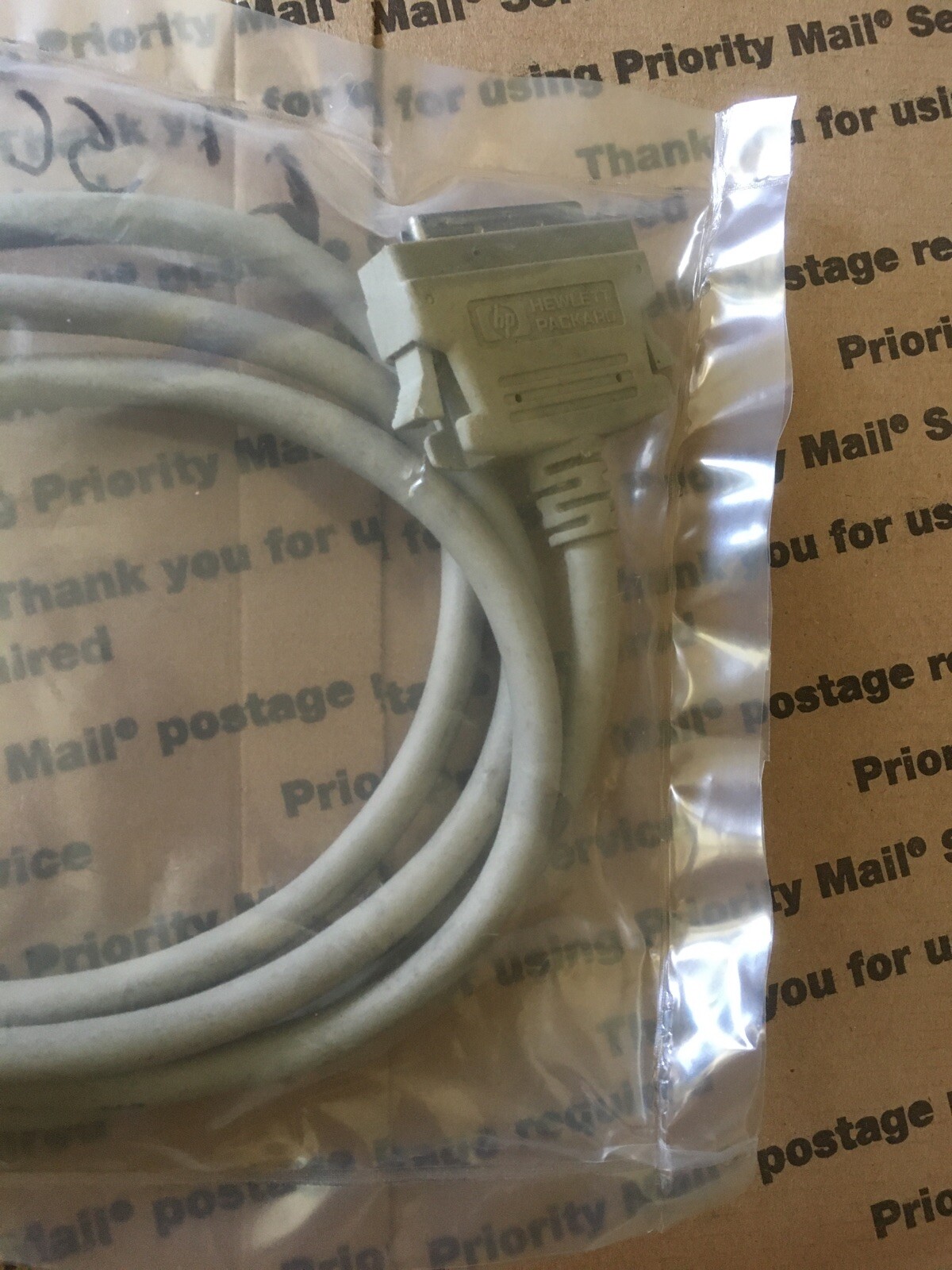 Hewlett-Packard 6’ft SCSI 2 Cable G5100-61605 Cable Made In China.