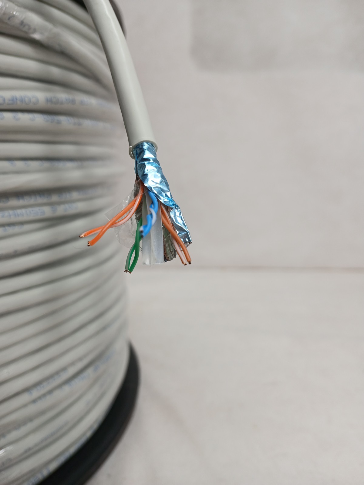 Cat6 26AWG Solid 4 Pair STP Patch Cable – 1000ft Bulk Ethernet Cable 550MHz