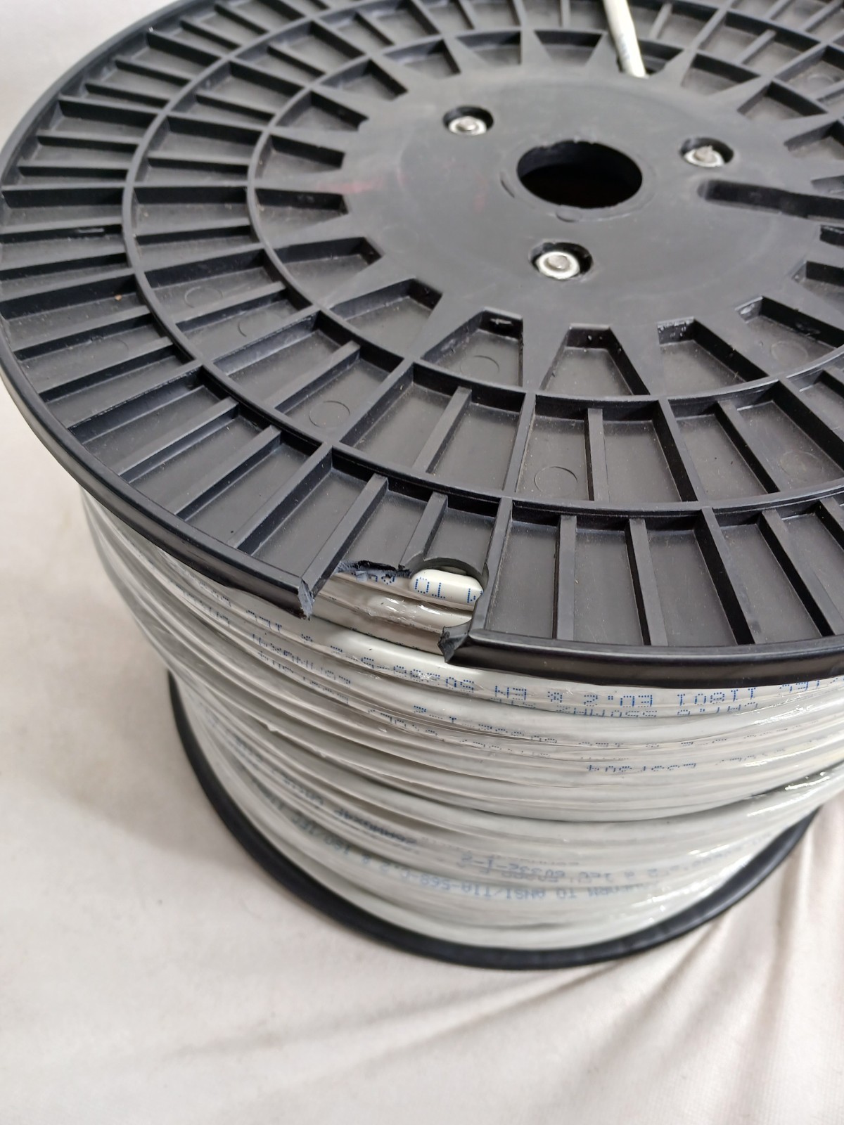 Cat6 26AWG Solid 4 Pair STP Patch Cable – 1000ft Bulk Ethernet Cable 550MHz