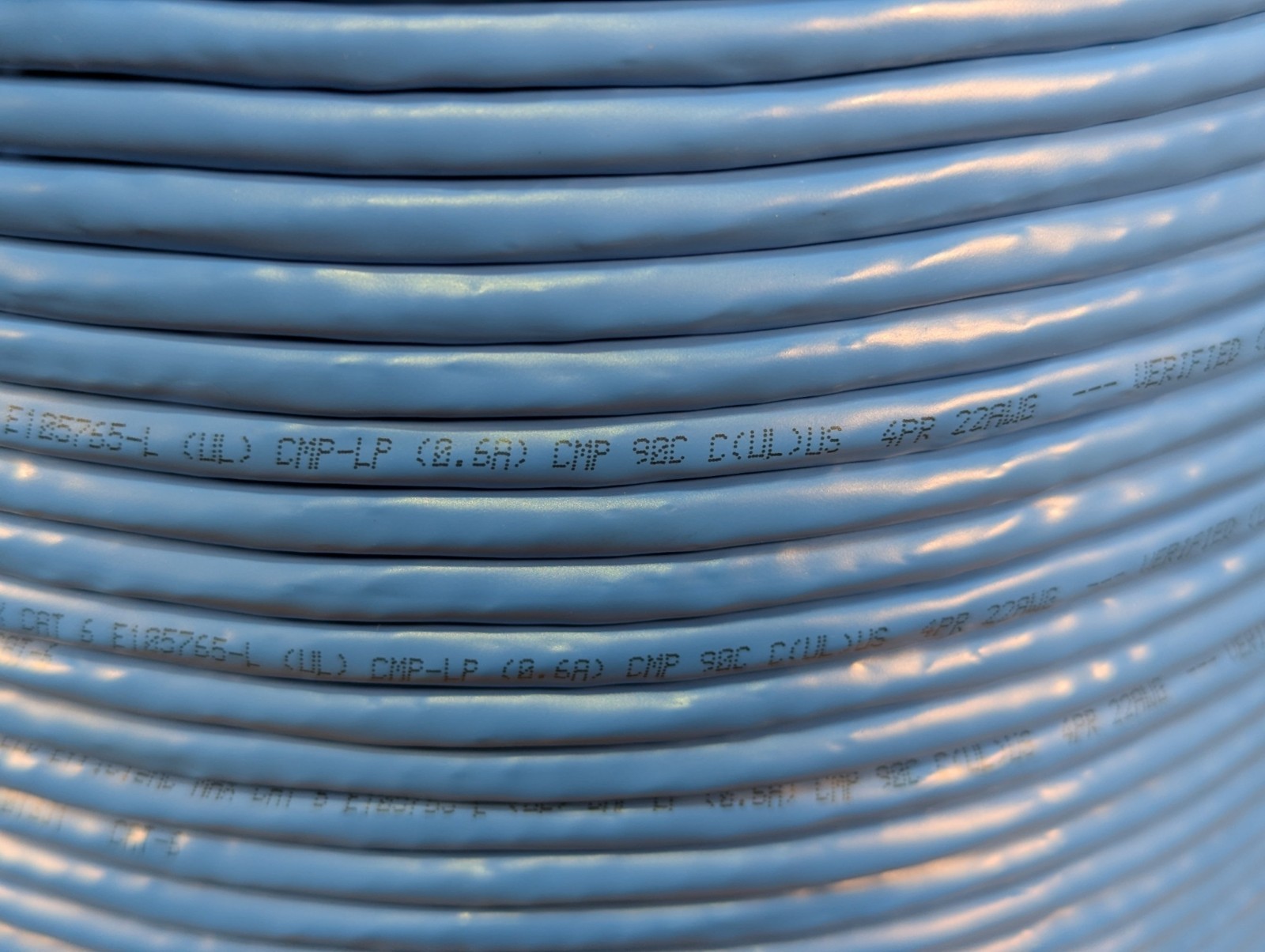 GenSPEED® Efficienc MAX™ Cat 6 Plenum, 22 AWG Cable, PoE, Blue, 570ft