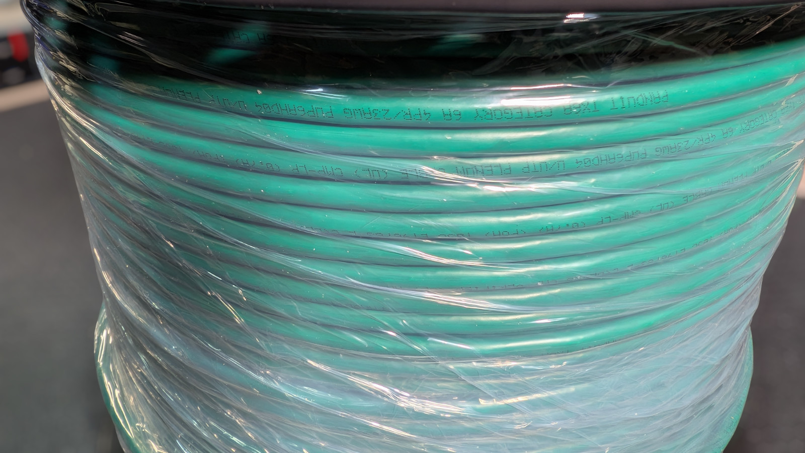 Panduit TX6A 10G Vari-Matrix, Plenum U/UTP, CMP Cat 6A, 4/23 AWG, Green – 1000Ft