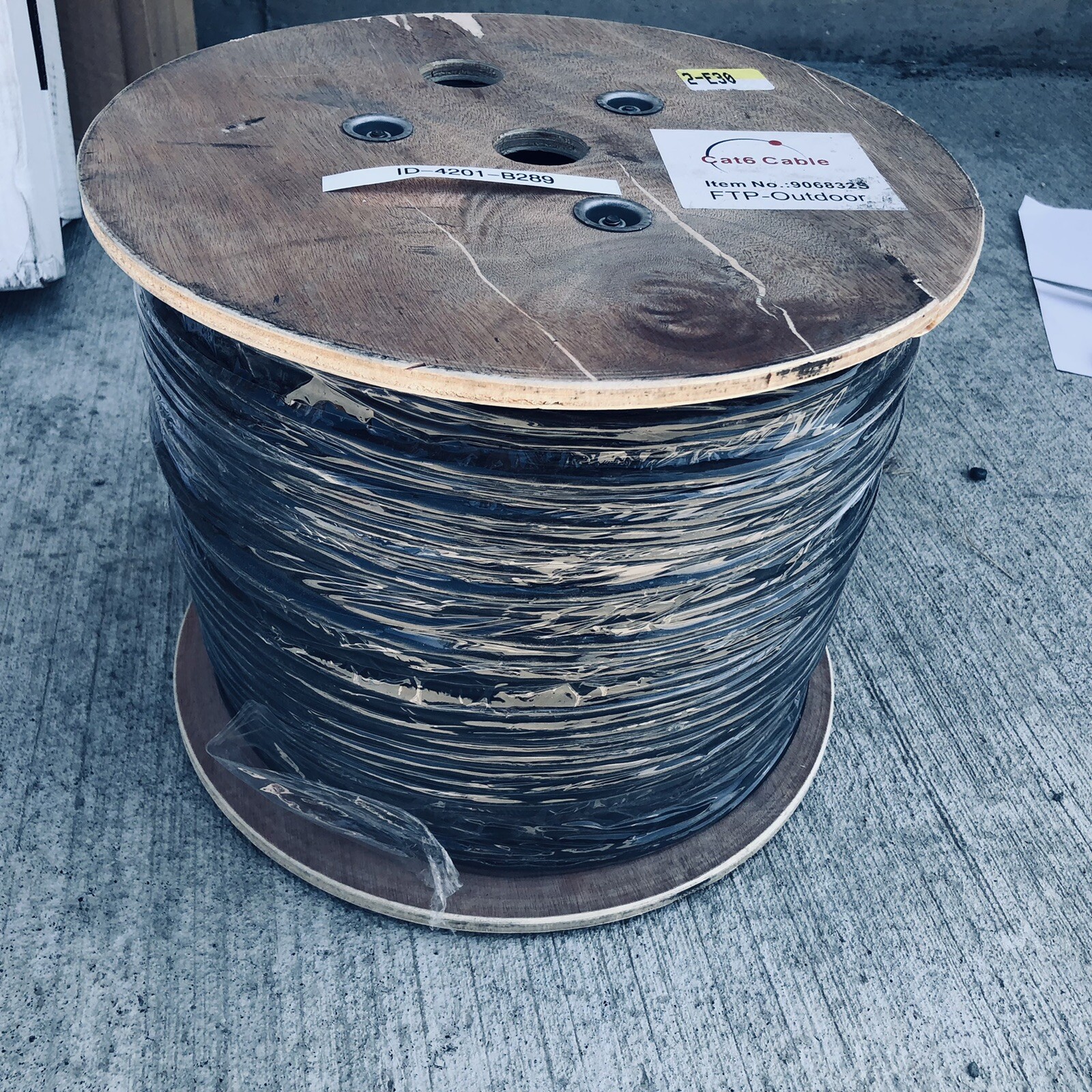 NEW 1000FT SatMaximum 906832 (WSM) FTP Outdoor Direct Burial CAT 6 Ether Cable