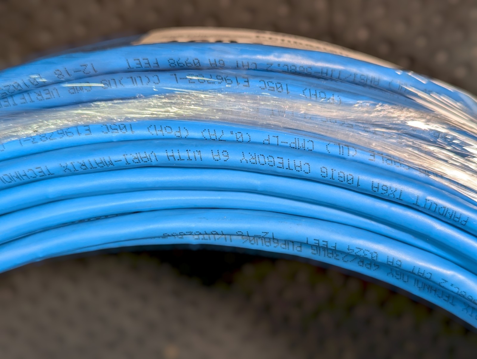 Panduit TX6A 10G Vari-Matrix, Plenum U/UTP, CMP Cat 6A, 4/23 AWG, Blue – 320Ft