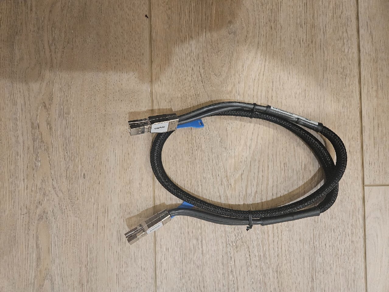HPE Aruba 2920 / 2930M 1.0M Stacking Cable (J9735A)