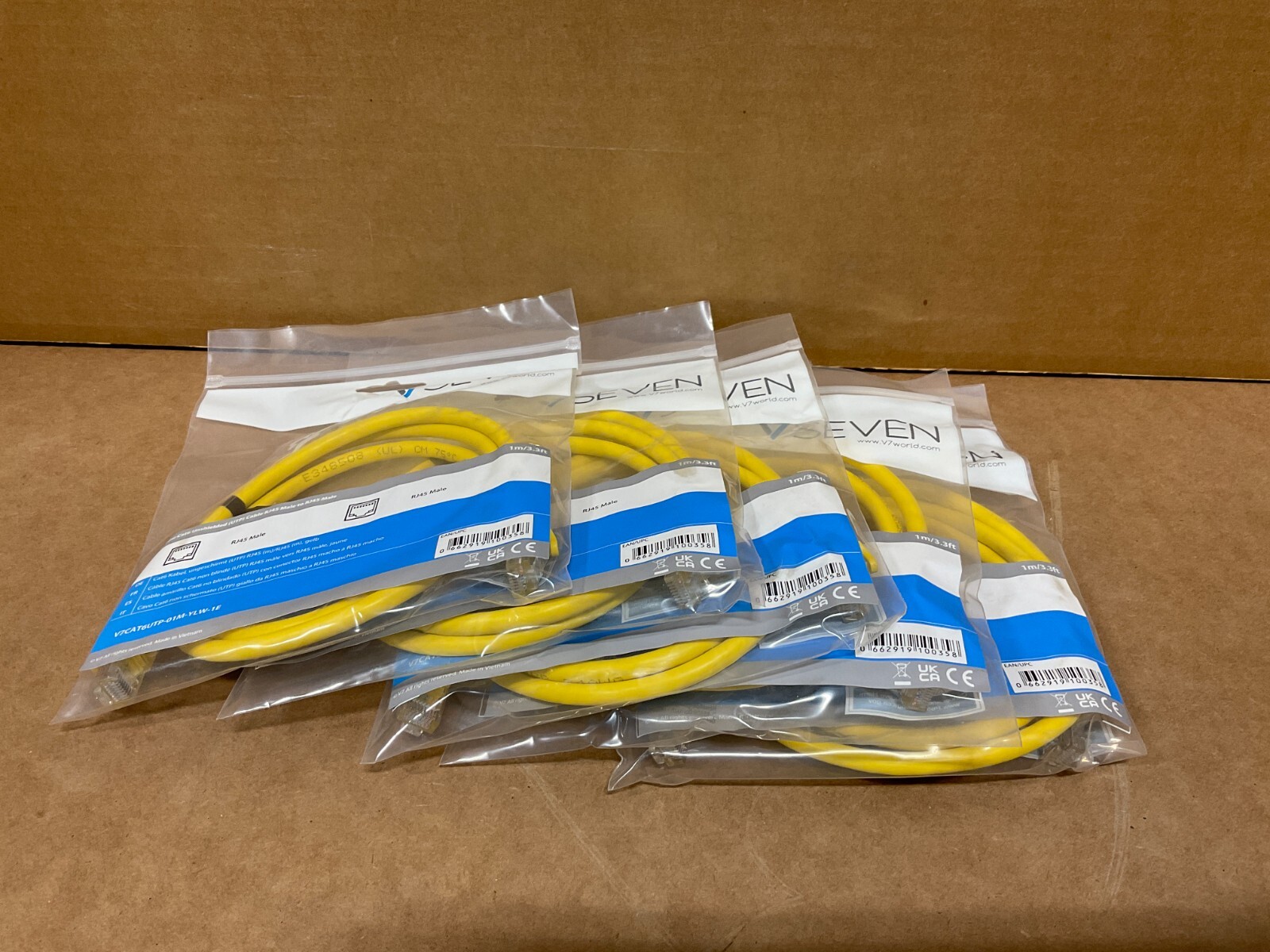 V7 RJ45 CAT-6 Patch Cable, Snagless Molded – 1 meter yellow V7CAT6UTP-01M-YLW-1E
